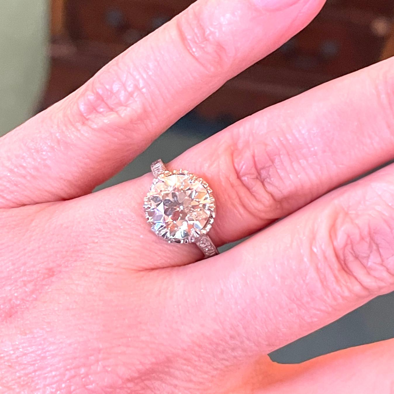 GIA-zertifizierter 3,32 Karat Diamantring aus Platin und Diamanten im alteuropäischen Schliff (Alteuropäischer Schliff) im Angebot