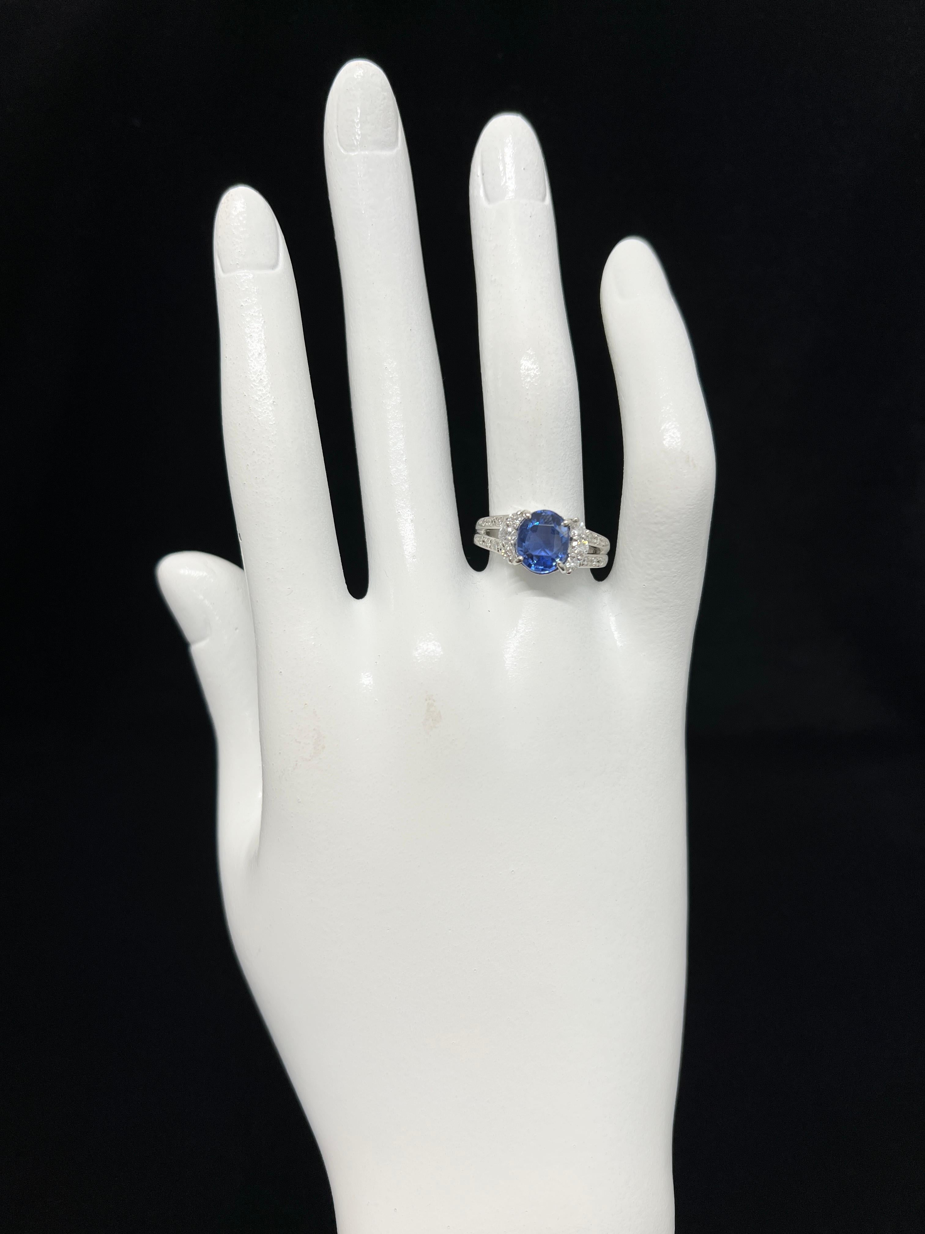 GIA Certified 3.33 Carat Natural Burmese, Unheated Sapphire Ring Set in Platinum For Sale 1