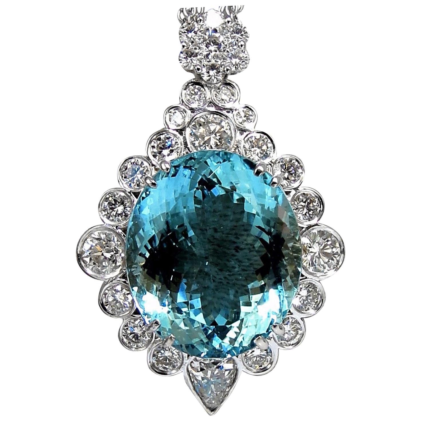 Certifié GIA 33,71 carats. Collier AvisDiamond en aigue-marine « bleue » naturelle et diamants