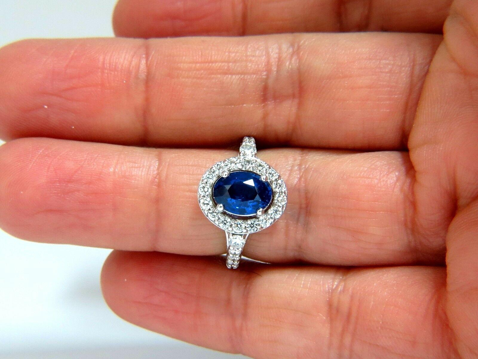 GIA Certified 3.38 Carat Natural Royal Blue Sapphire Ring Halo Cluster In New Condition For Sale In New York, NY