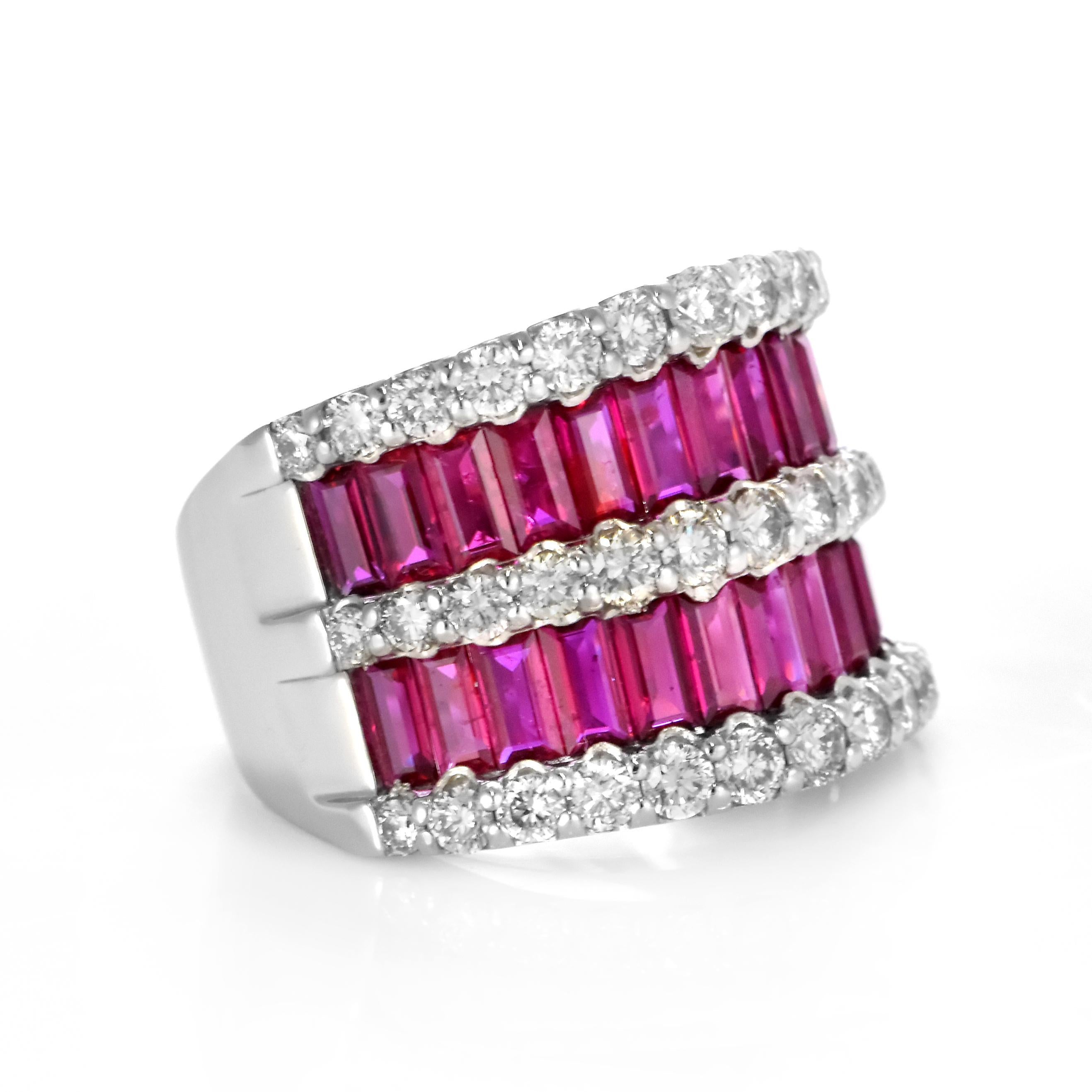 GIA Certified 3.40 Carats of Natural Unheated, Baguette Rubies and Diamond Ring In New Condition For Sale In Tokyo, JP
