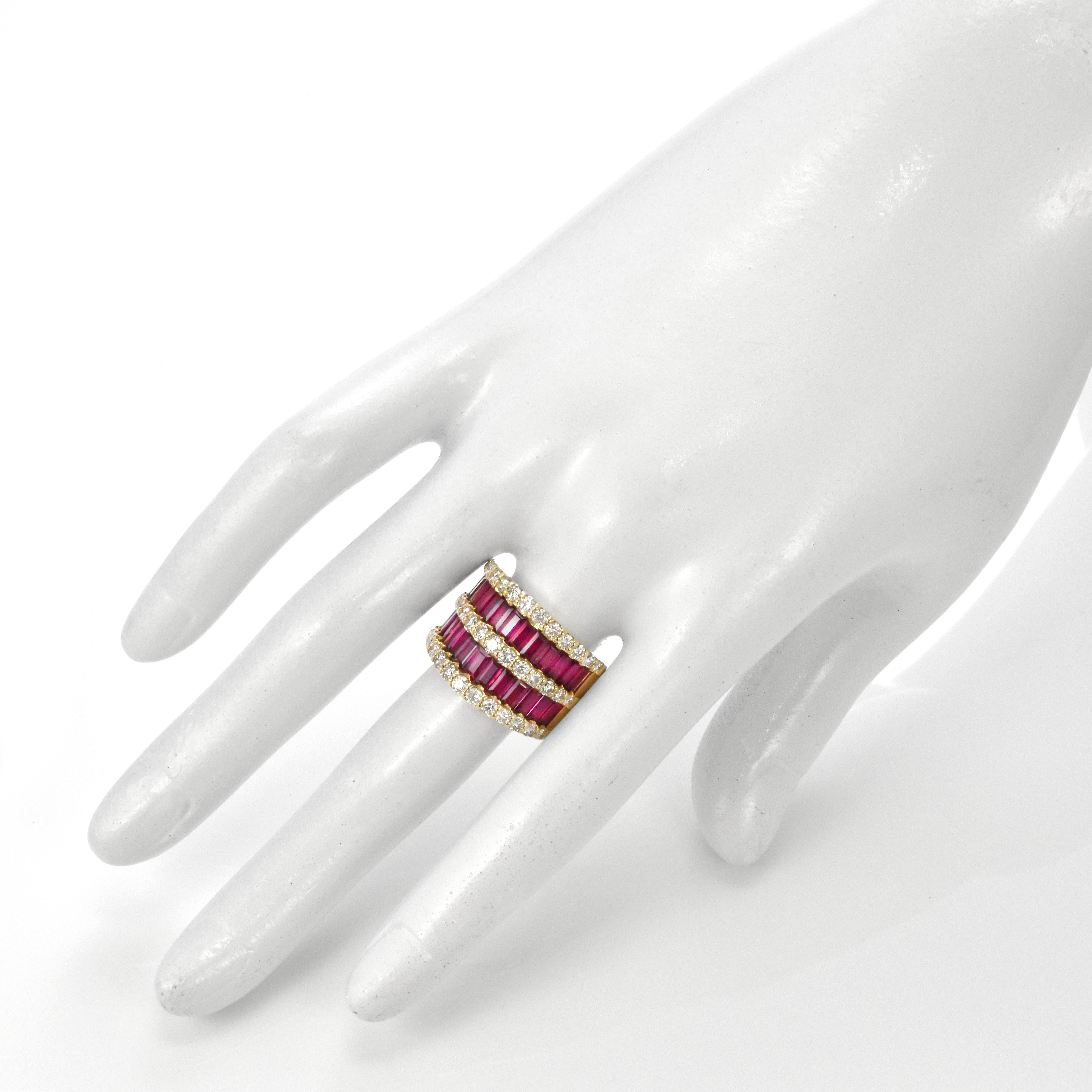 GIA Certified 3.40 Carats Unheated Rubies and Diamond Ring Made in 18K Gold In New Condition For Sale In Tokyo, JP