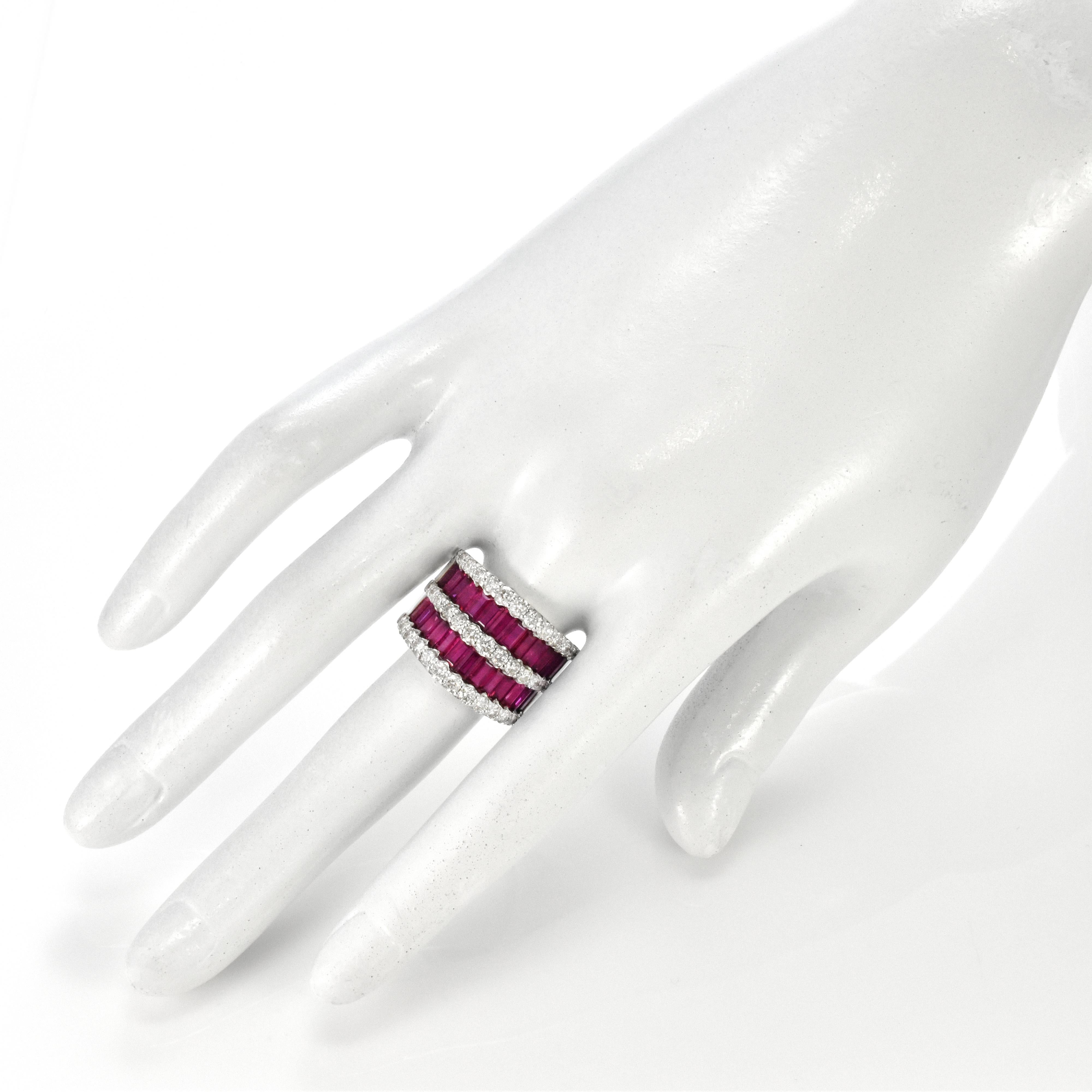 GIA Certified 3.40 Carats Unheated Rubies and Diamond Ring Made in Platinum In New Condition For Sale In Tokyo, JP
