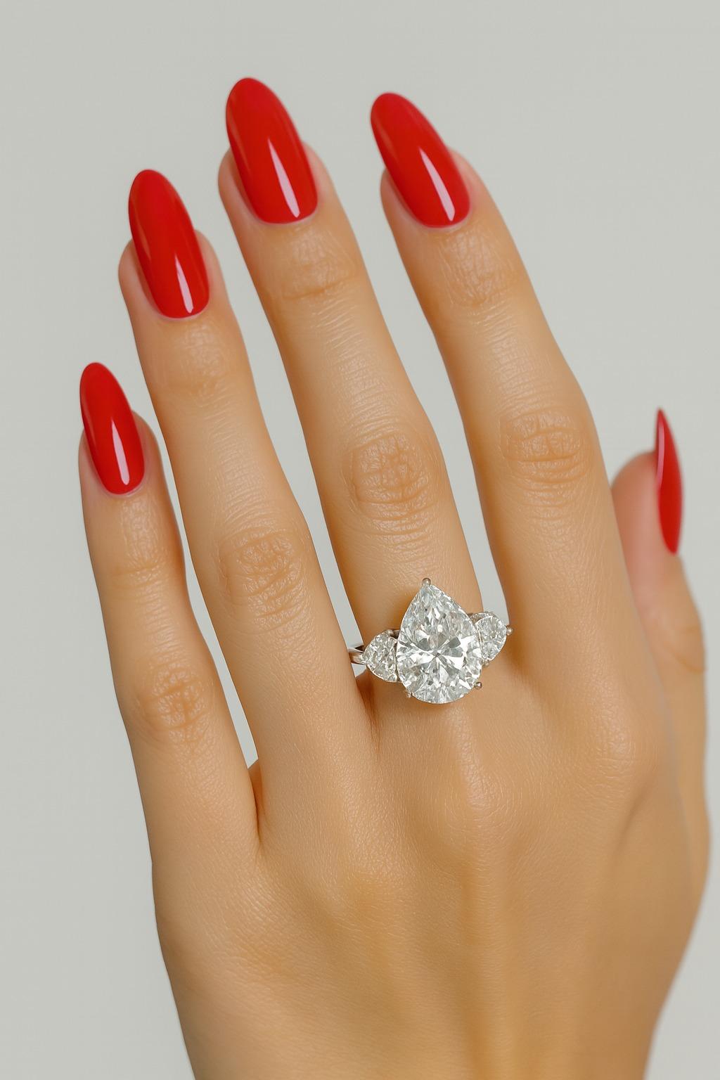 Art déco Bague en diamant certifié GIA de 3,41 carats de taille européenne ancienne avec pierres latérales en forme de poire en vente