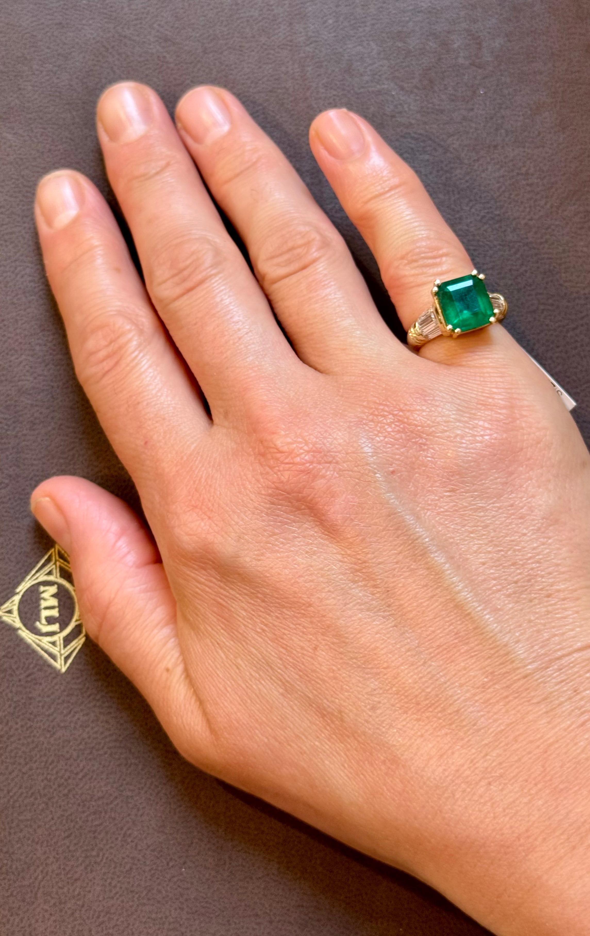 Bague en or jaune 14 carats avec émeraude colombienne octogonale certifiée GIA de 3,41 ct et diamants en vente 13