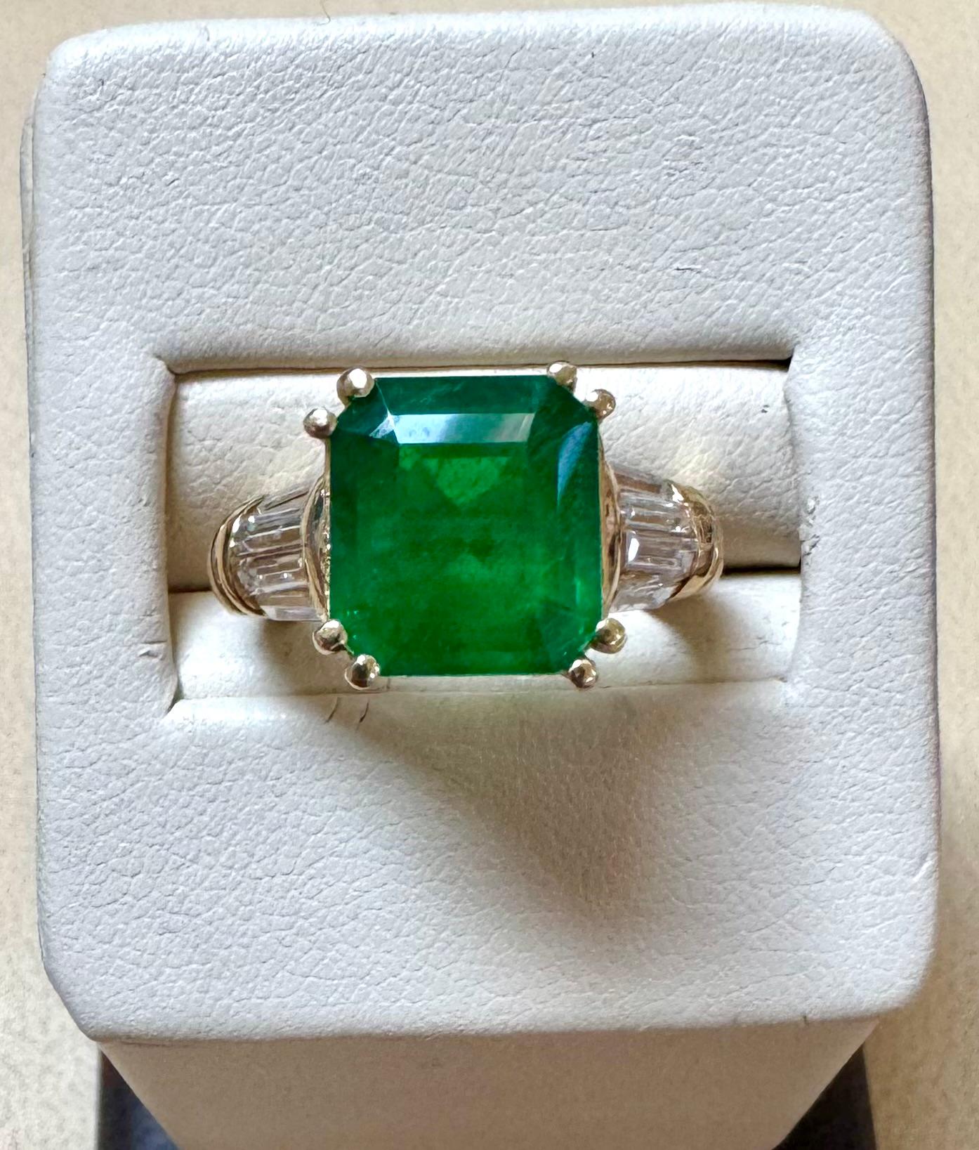 Bague en or jaune 14 carats avec émeraude colombienne octogonale certifiée GIA de 3,41 ct et diamants en vente 1