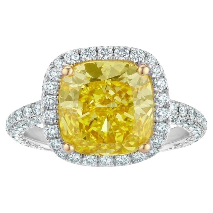 Verlobungsring aus Platin mit GIA-zertifiziertem 3,50 Karat gelbem Diamant im Angebot