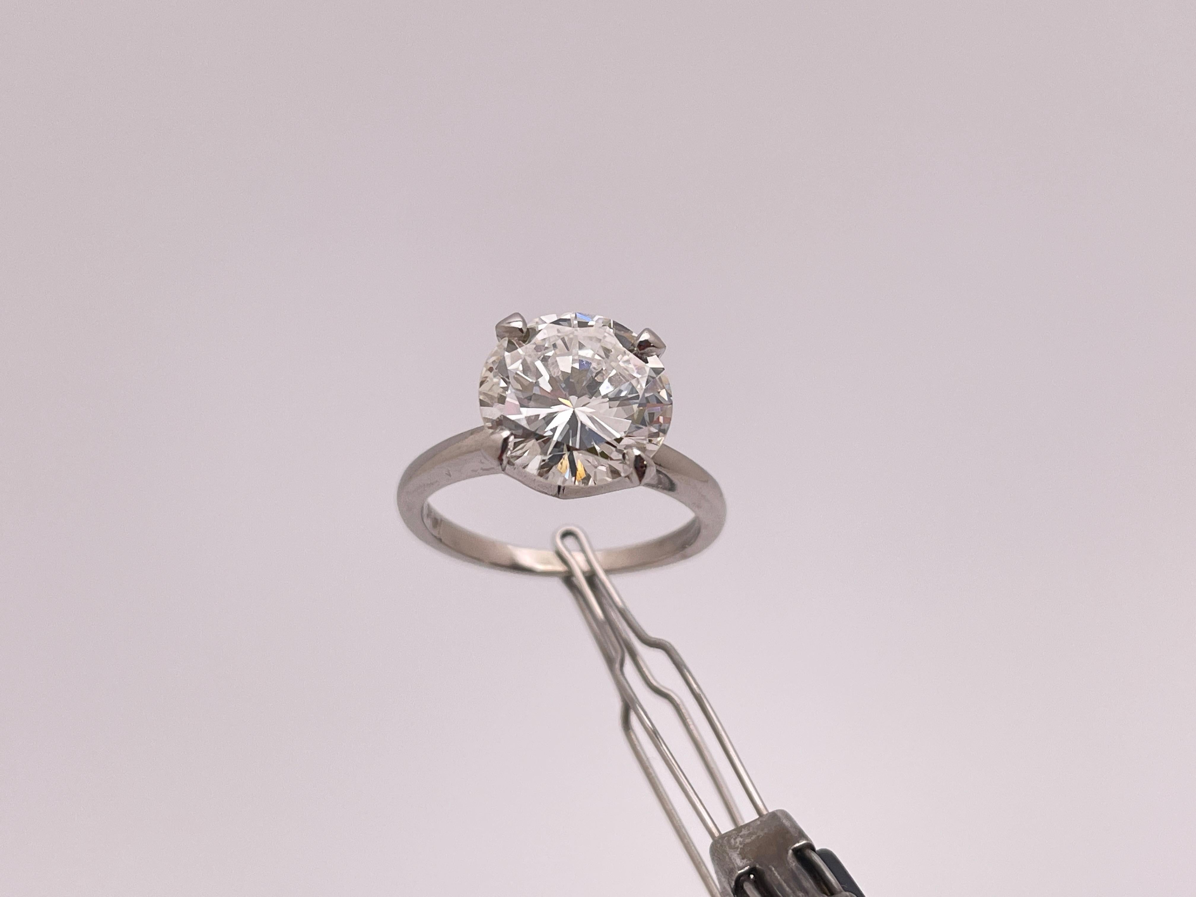 Bague de fiançailles en or blanc 14K certifiée GIA 3,42 CT de diamants naturels en vente 12