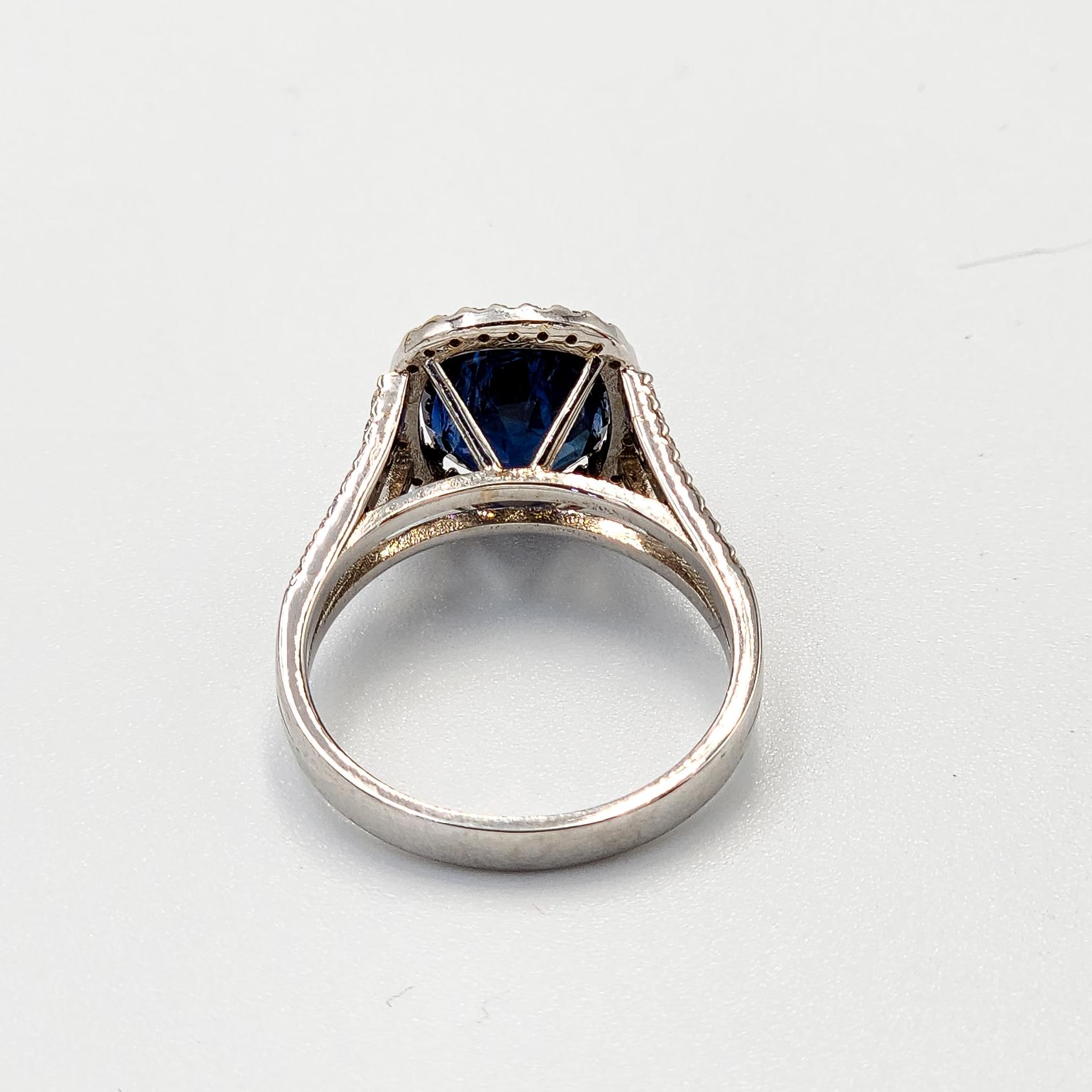 Modern GIA Certified 3.46 Carat Burma Blue Sapphire Ring with Diamonds in 18k Gold For Sale