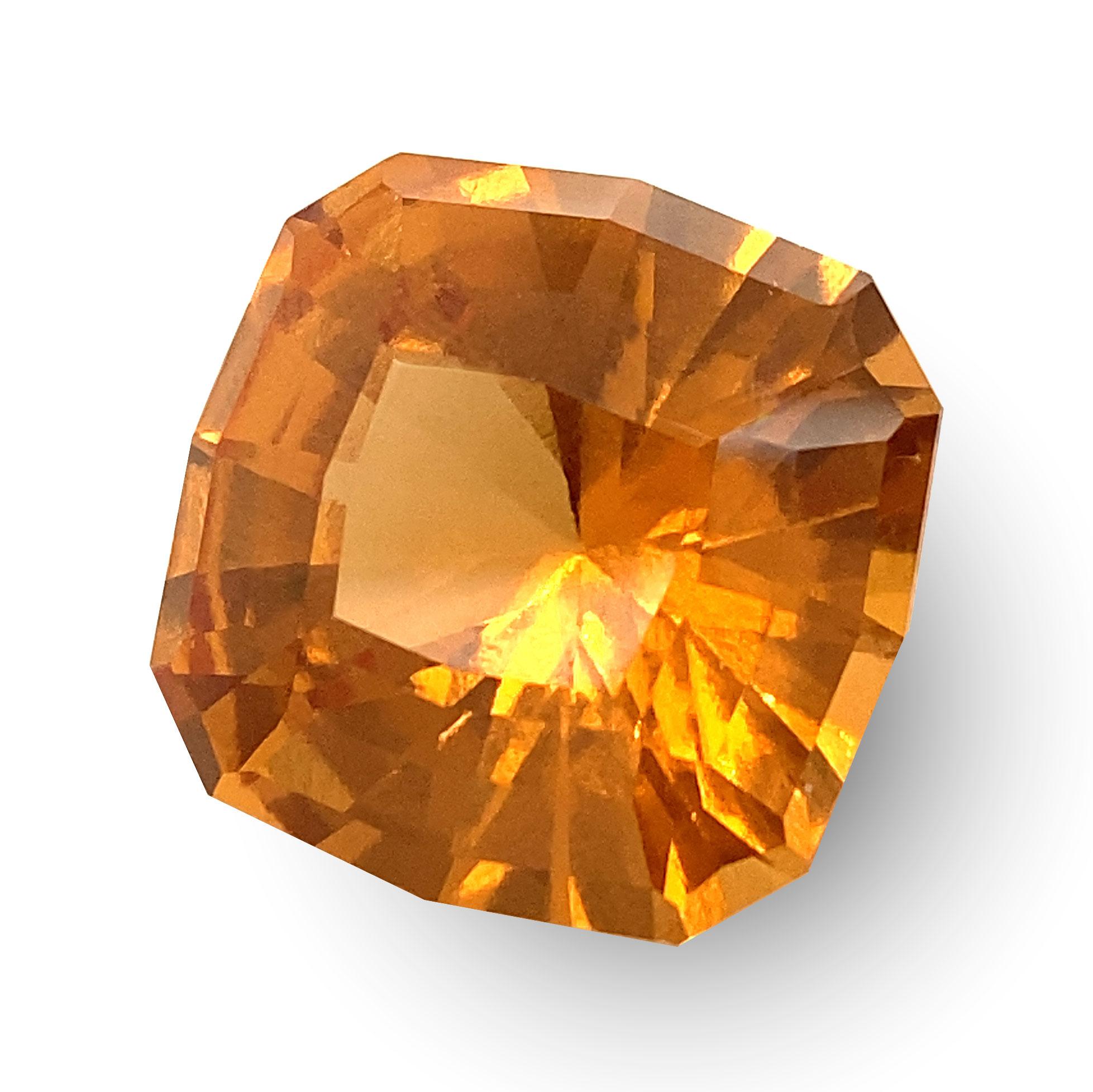 Taille brillant  Garnet hessonite naturel de 34,72 carats certifié par le GIA en vente