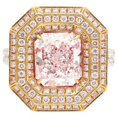 GIA-zertifizierter 3,48 Karat Strahlenschliff Fancy Hellrosa Diamantring in 18k 