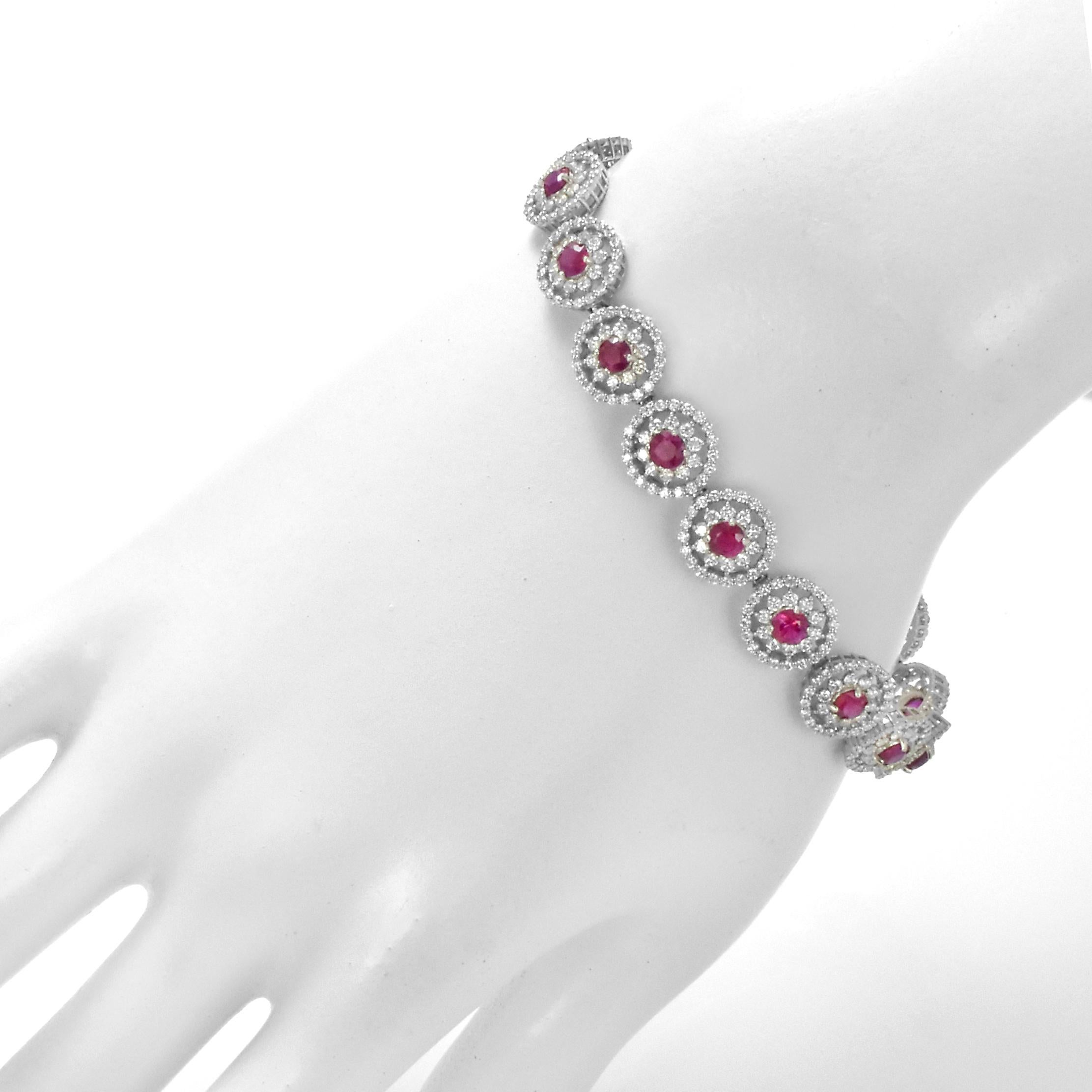 GIA-zertifiziertes Armband aus Platin mit 3,48 Karat burmesischen Rubinen und Diamanten im Angebot 1