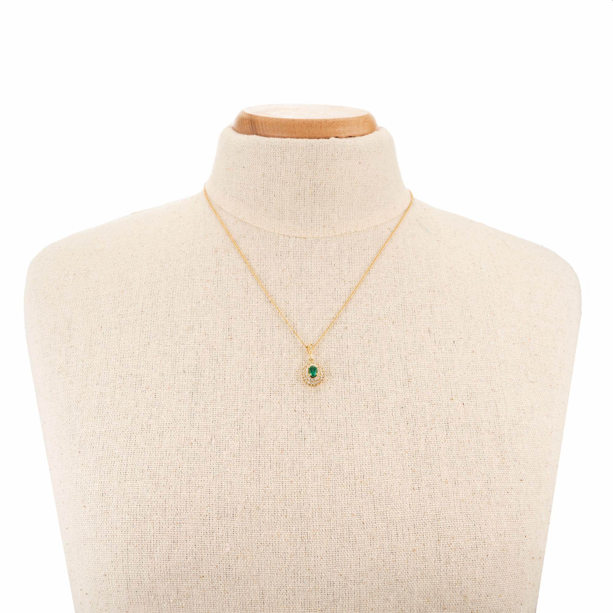 Halskette mit GIA-zertifiziertem 0,35 Karat Smaragd-Diamant-Gelbgold-Anhänger Damen im Angebot