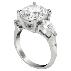 GIA Certified 3.01 Carat Round Cut Diamond Platinum Ring with Pear cut Diamond
