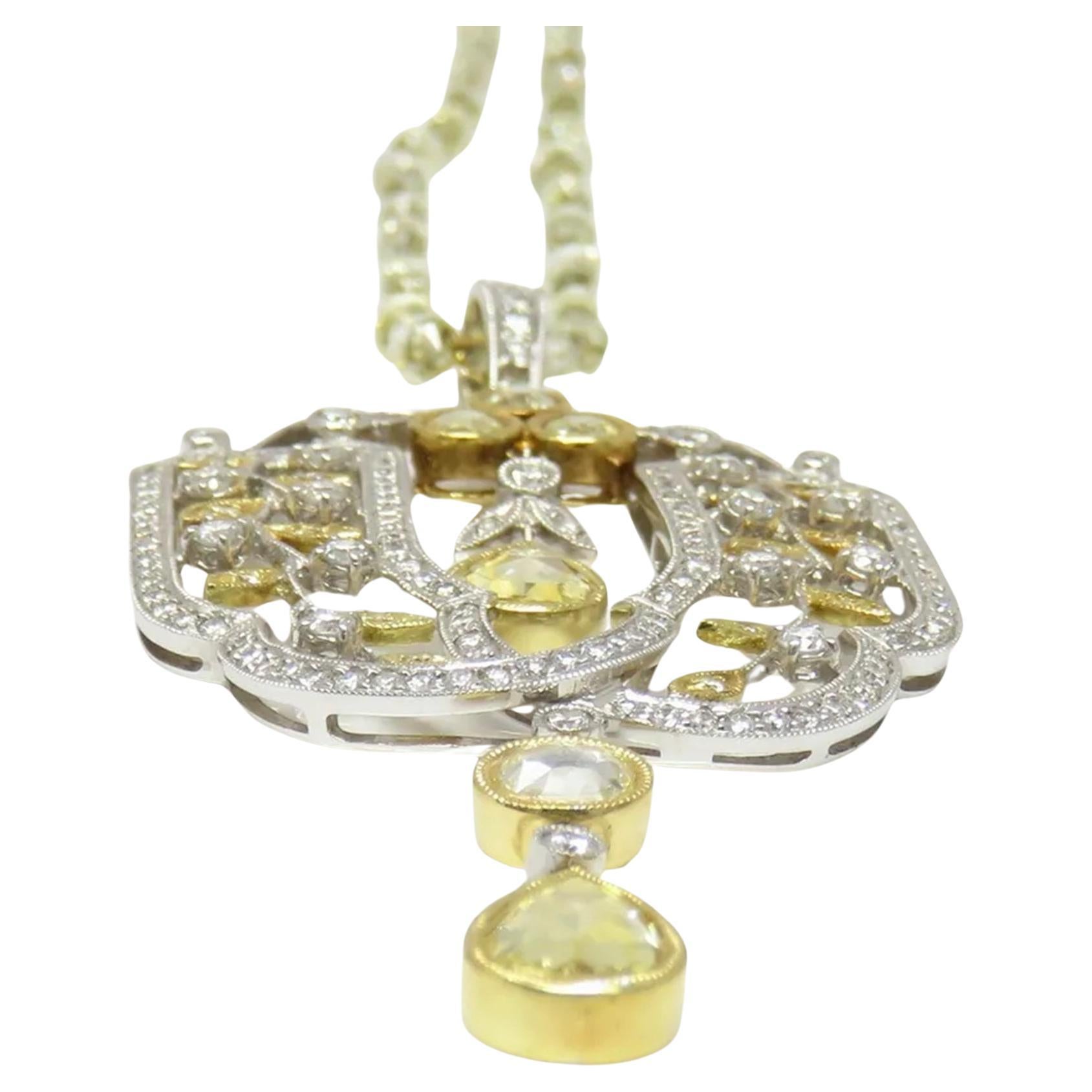 Taille poire Collier jaune fantaisie de 35 carats certifié GIA en vente