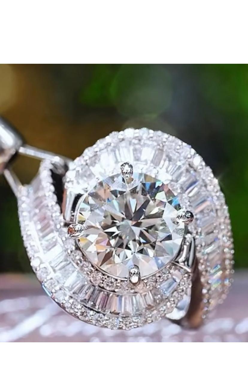 Taglio rotondo GIA Certified 3.50 Carat F/VS1  Round Brillant Shape Diamond 18K Gold Ring in vendita