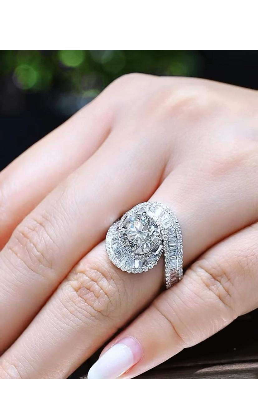 GIA Certified 3.50 Carat F/VS1  Round Brillant Shape Diamond 18K Gold Ring in vendita 1