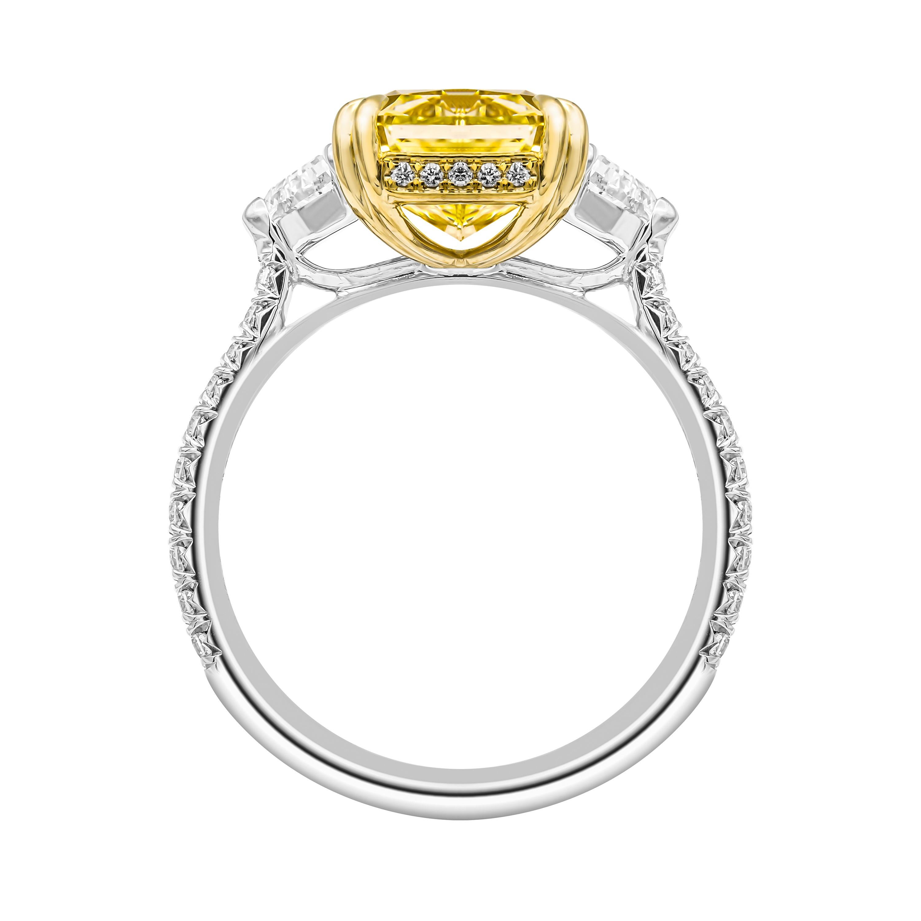 Contemporary GIA Certified 3.50 Carat Fancy Yellow Cocktail Ring