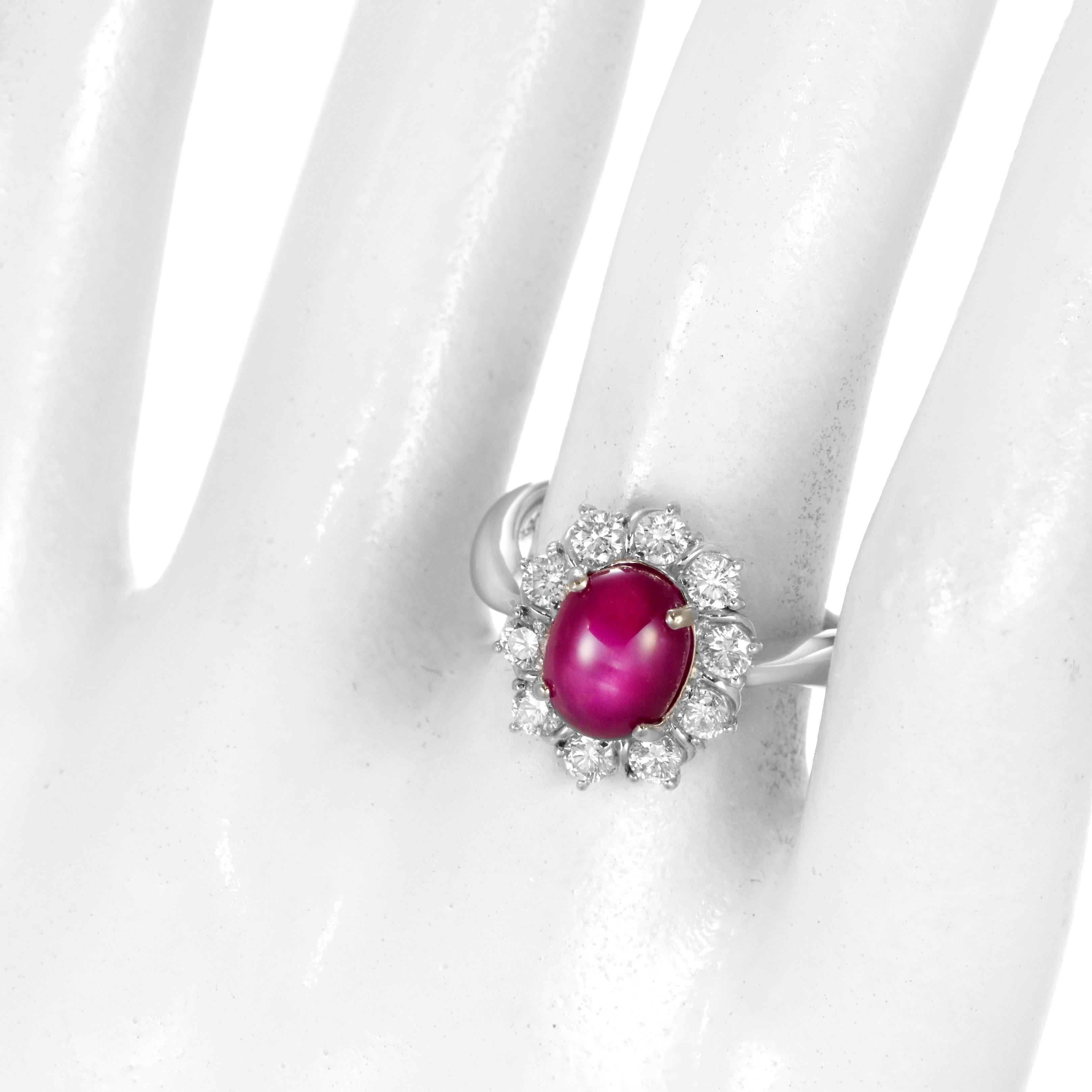 GIA Certified 3.51 Carat Burmese Star Ruby and Diamond Ring Made in Platinum In New Condition For Sale In Tokyo, JP