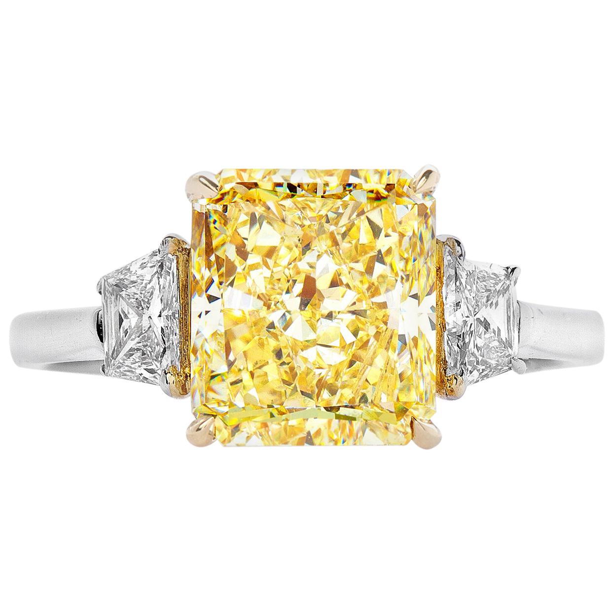 GIA Certified 3.52 Carat Yellow Radiant Cut Diamond For Sale