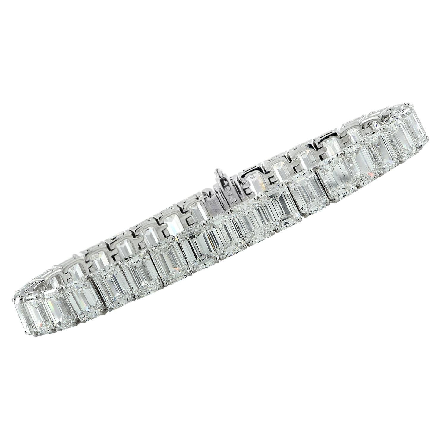 Bracelet tennis avec diamants 35,28 carats taille émeraude certifiés GIA