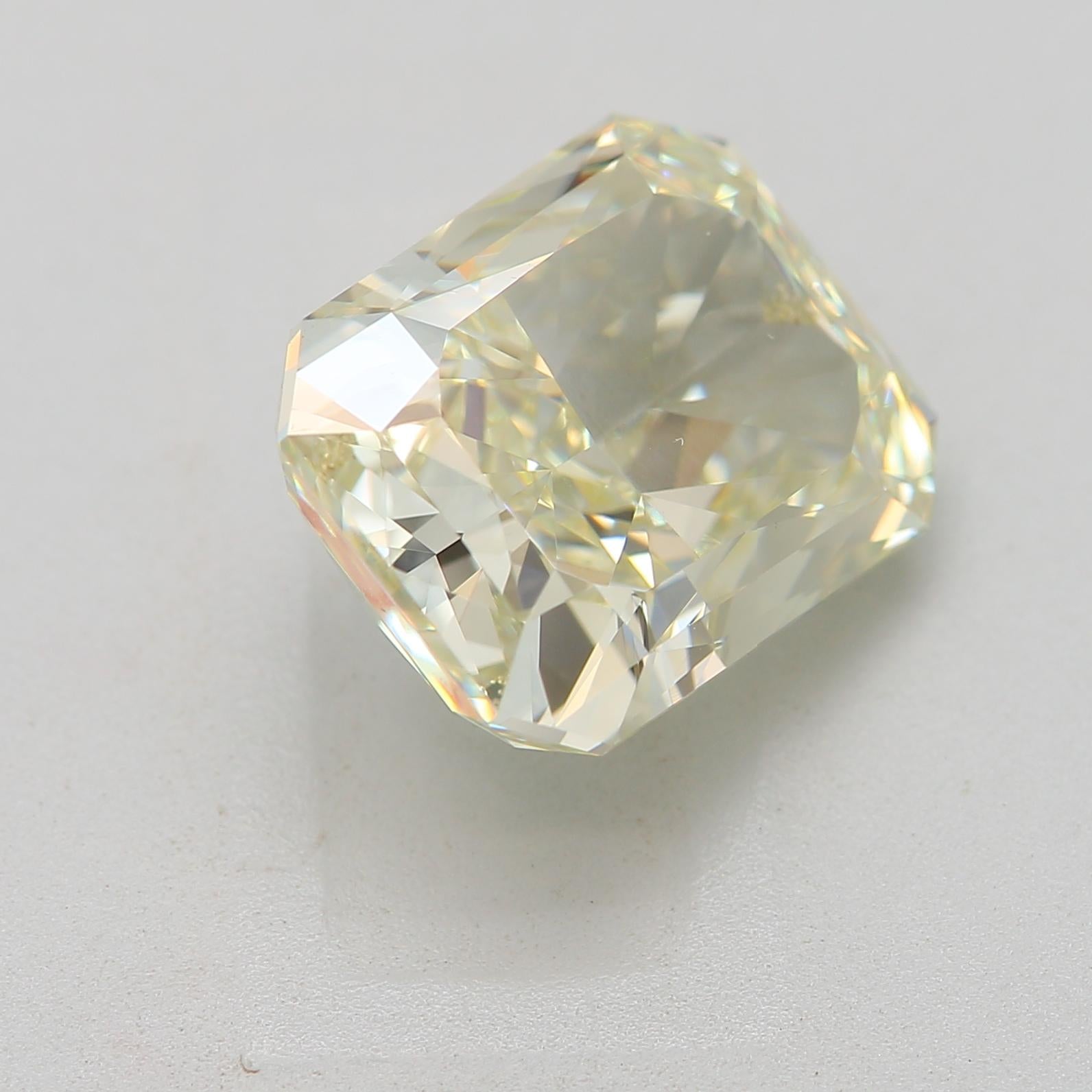 Women's or Men's GIA Certified 3.53 Carat Fancy Light Greenish Yellow VS2 Clarity Diamond For Sale