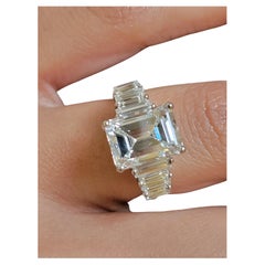 Bague de fiançailles Issac Nussbaum 3.54 Carat Emerald Cut Diamond with side Baggett
