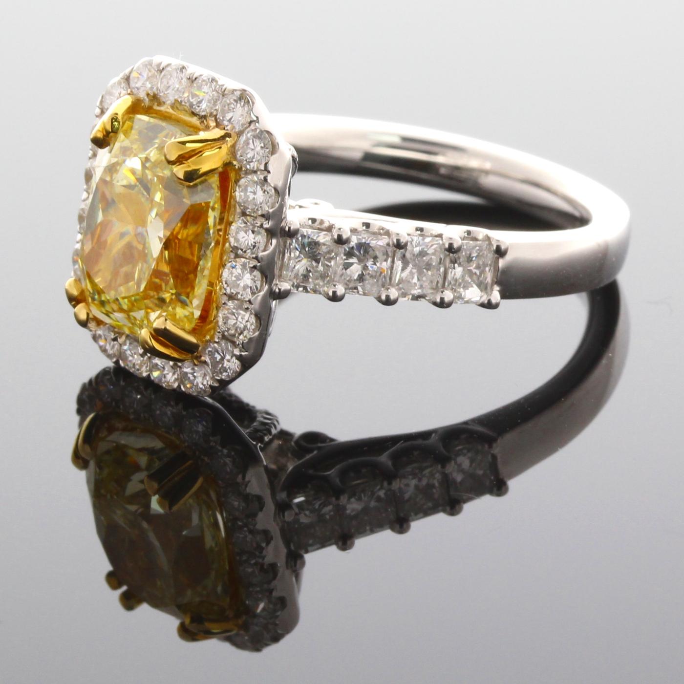 GIA Certified 3.55 Carat Cushion Cut Natural Fancy Intense Yellow VS2 Diamond In New Condition In New York, NY