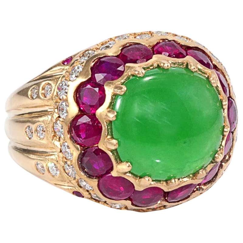 Vintage & Antique Jade Jewelry: Necklaces, Earrings & More - For Sale