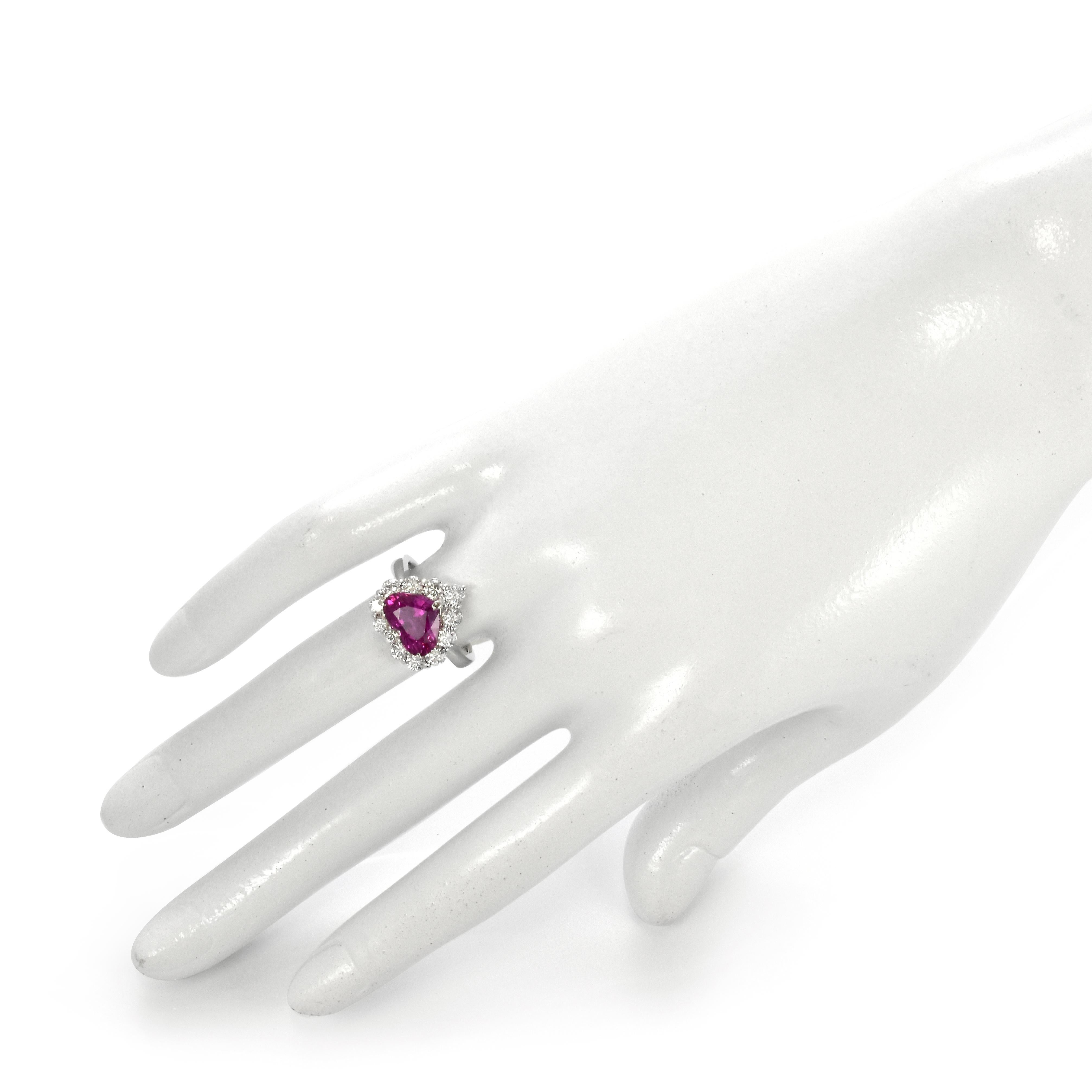 GIA Certified 3.58 Carat Untreated Ruby & Diamond Cocktail Ring Made in Platinum In New Condition For Sale In Tokyo, JP