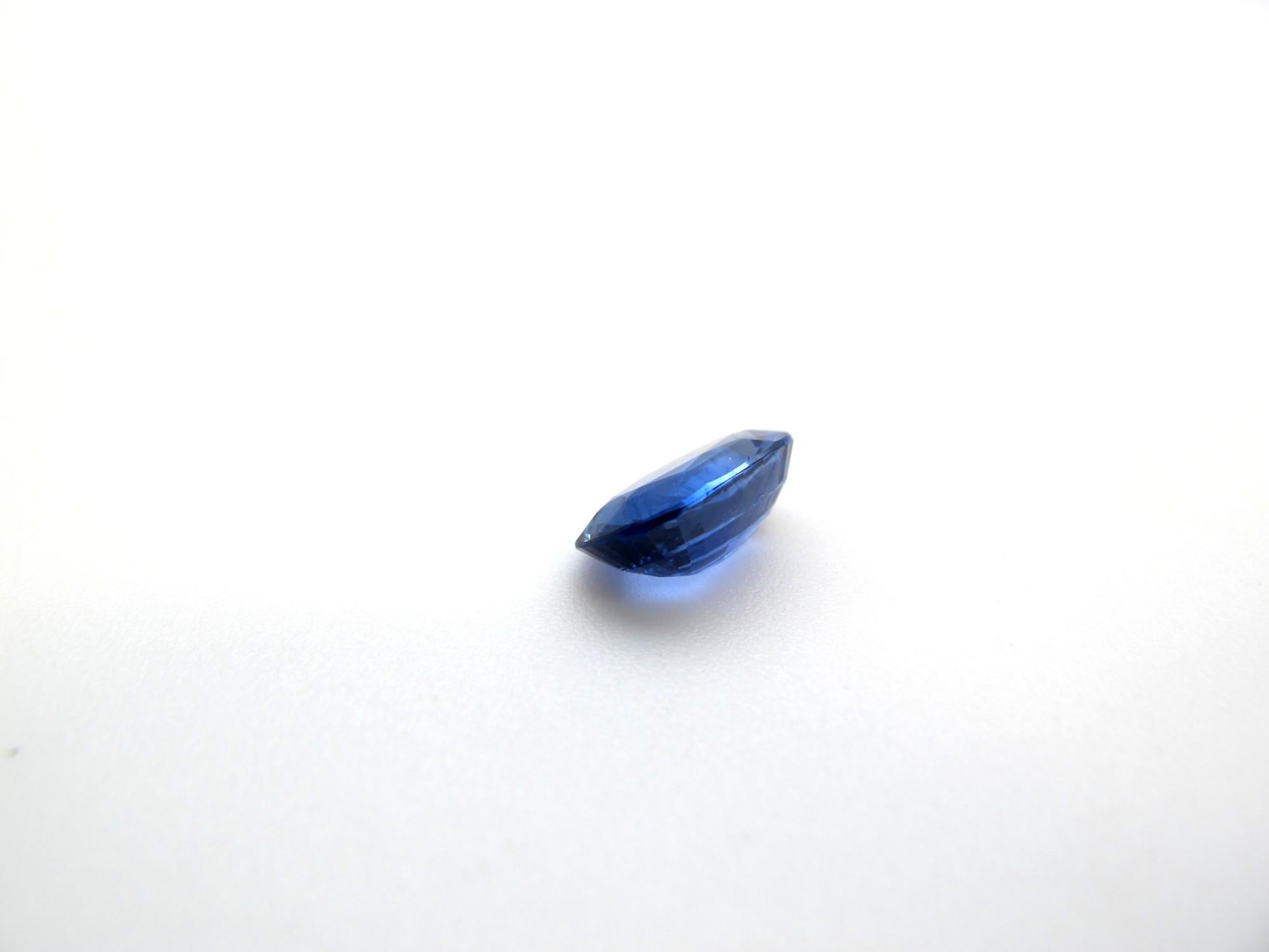 GIA Certified 3.59 Carat Oval Blue Sapphire Loose Stone In New Condition In Los Angeles, CA