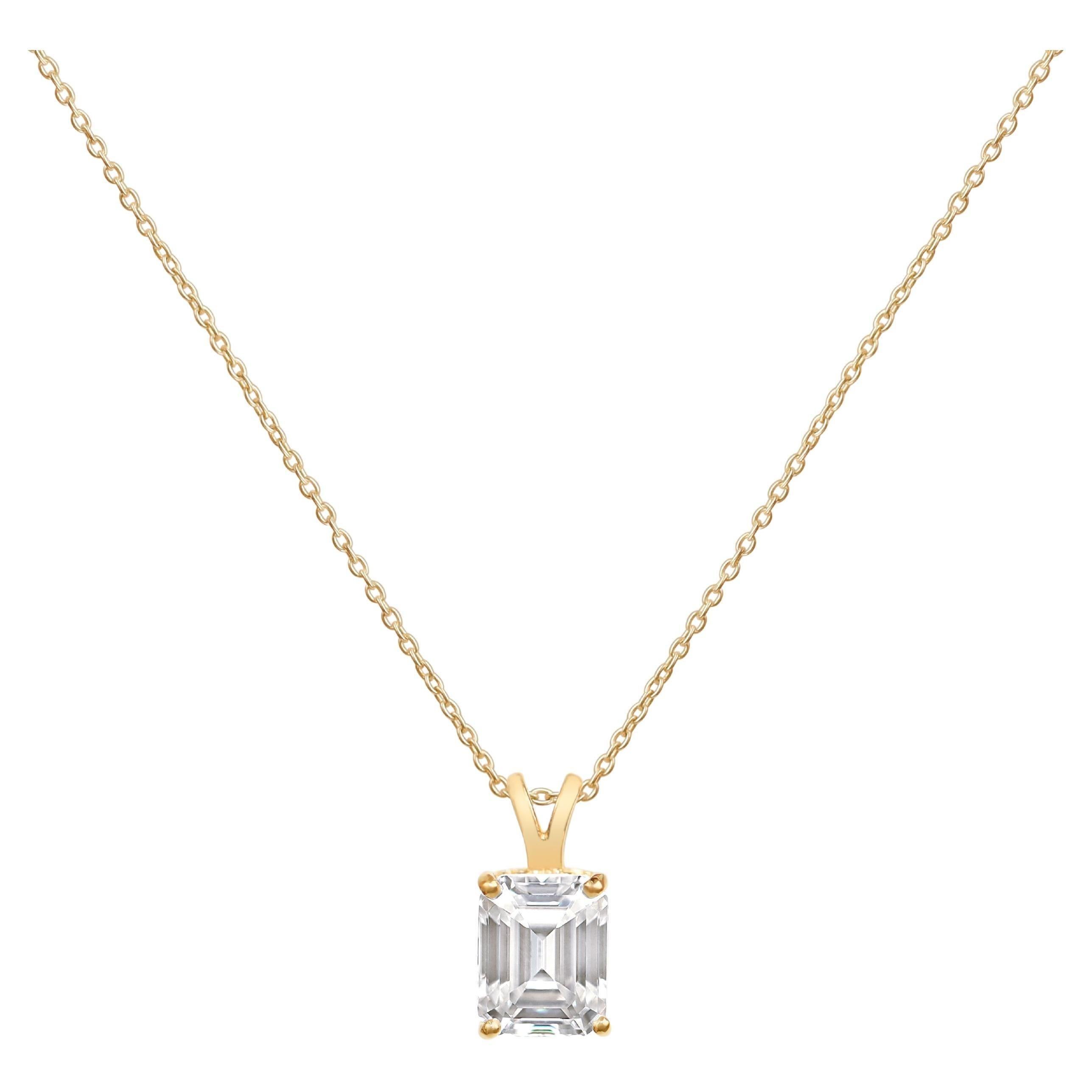 GIA Report Certified 3.5 Carat Emerald Cut Diamond 18k Yellow Gold Pendentif Neuf - En vente à Jaipur, RJ