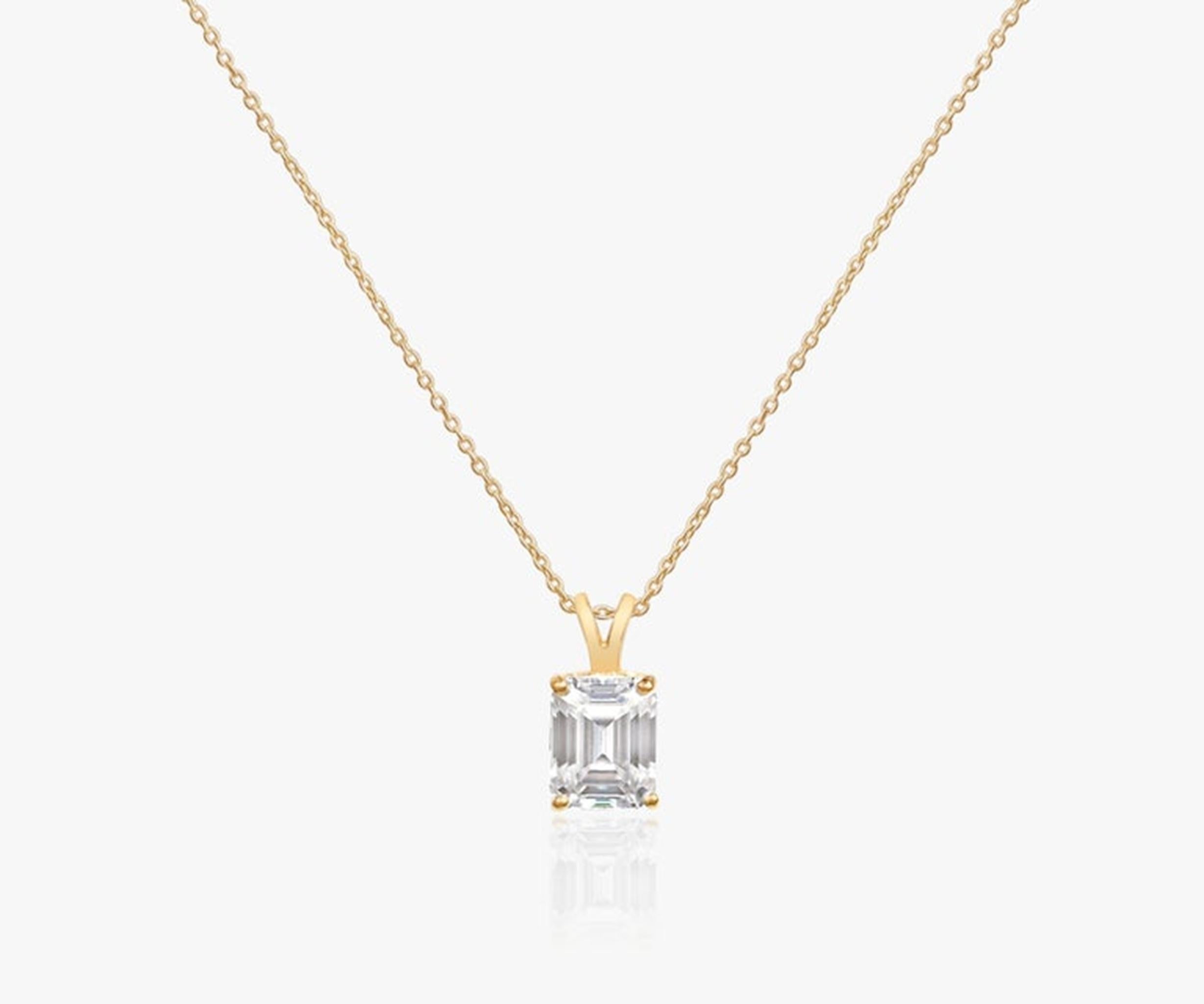 GIA Report Certified 3.5 Carat Emerald Cut Diamond 18k Yellow Gold Pendentif en vente 2