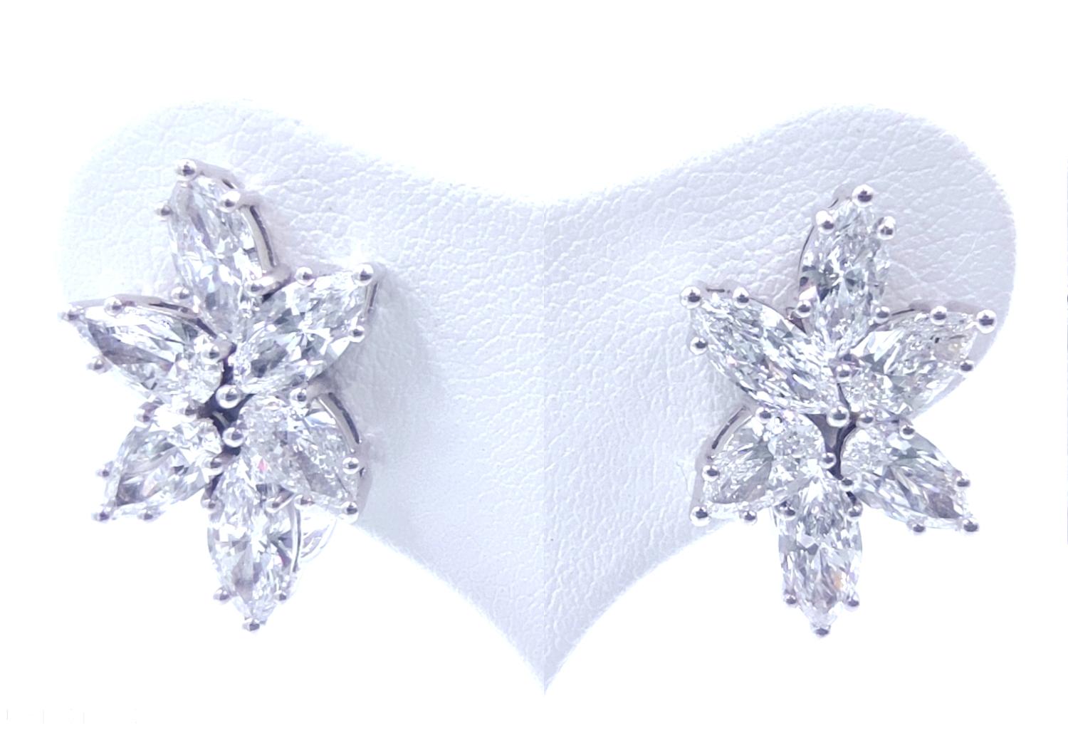 Boucles d'oreilles en or blanc 18K certifiées GIA et composées de diamants de 3,60 carats en forme de poire et de marquise en vente 1