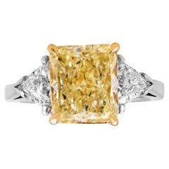 GIA Certified 3.60 Carat VVS2 Fancy Yellow and Trillion Diamonds Platinum Ring