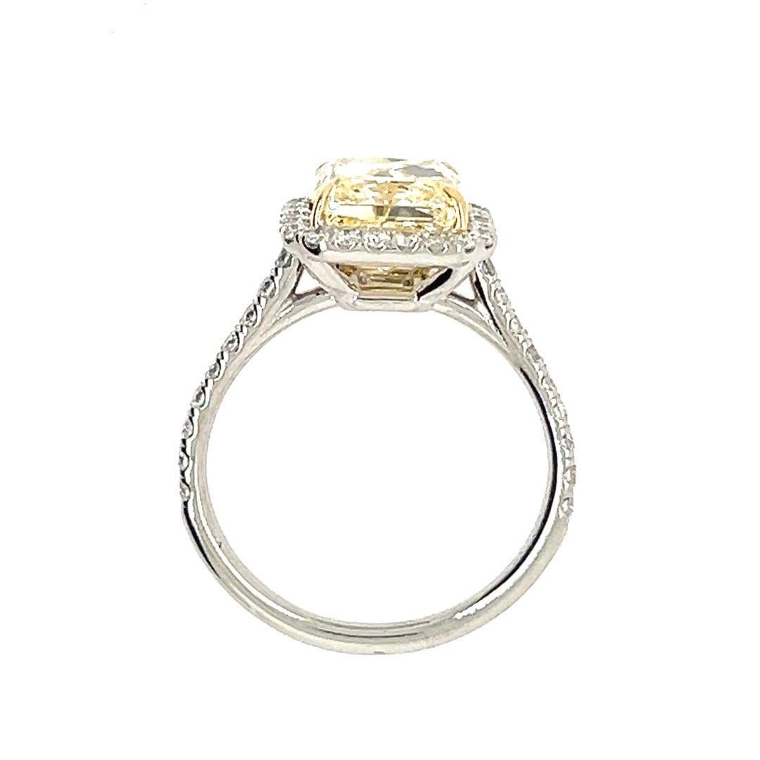 Women's or Men's GIA Certified 3.61 Carat Natural YZ Light Yellow VS2 Diamond Plt Engagement Ring For Sale