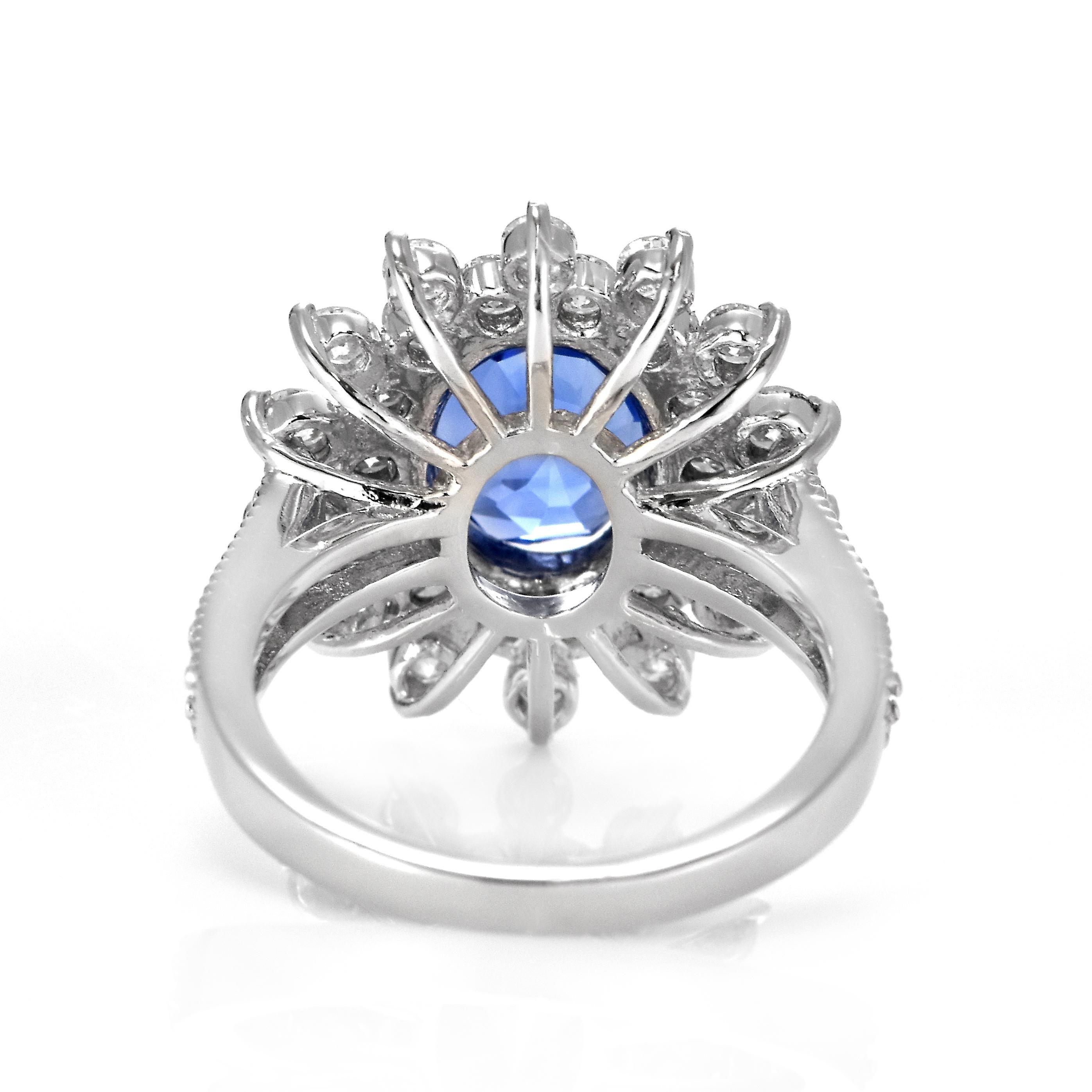 GIA Certified 3.61 Carat Unheated Sapphire and Diamond Ring Made in Platinum In New Condition For Sale In Tokyo, JP