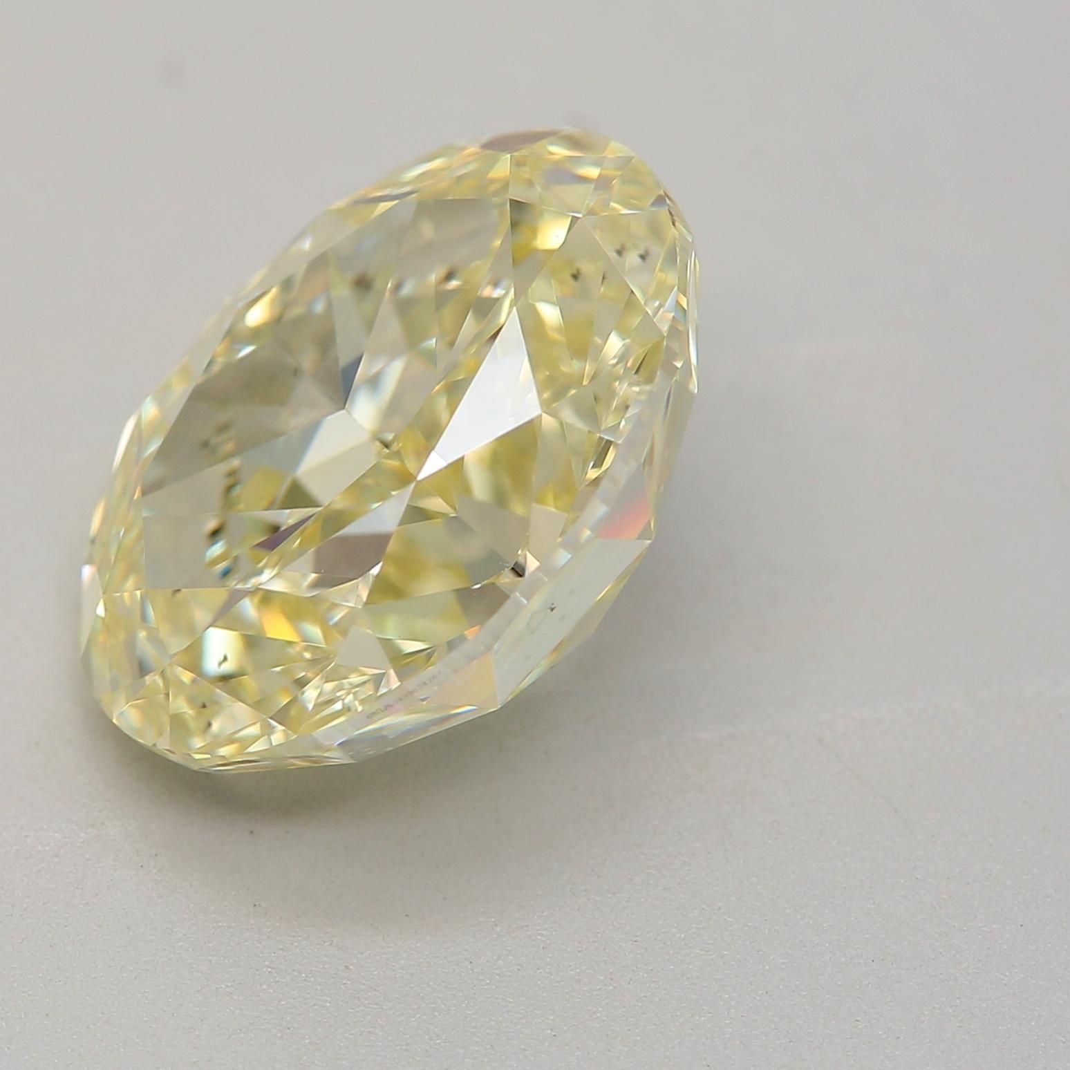 Taille ovale Diamant jaune clair de 3,65 carats de pureté VS1 certifié par le GIA en vente