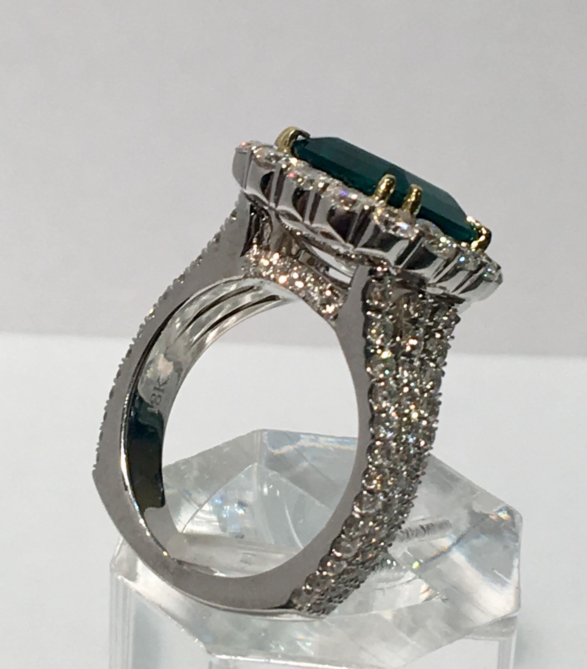 Contemporary Finest Quality GIA Certified 6.39 Carat Colombian Emerald and Diamond 18K Ring