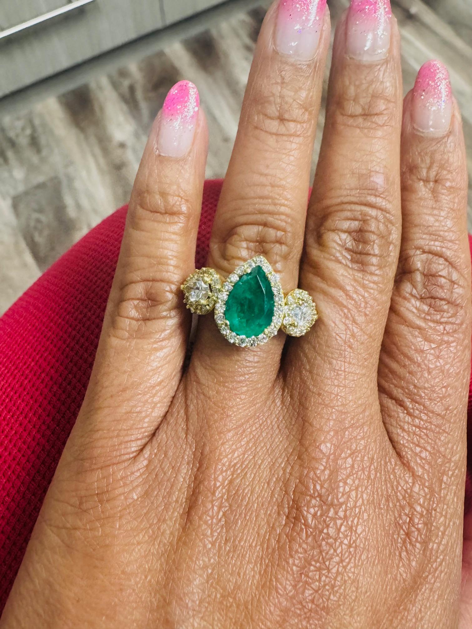 GIA Certified 3.69 Carat Colombian Emerald Diamond 18 Karat Yellow Gold Ring For Sale 4