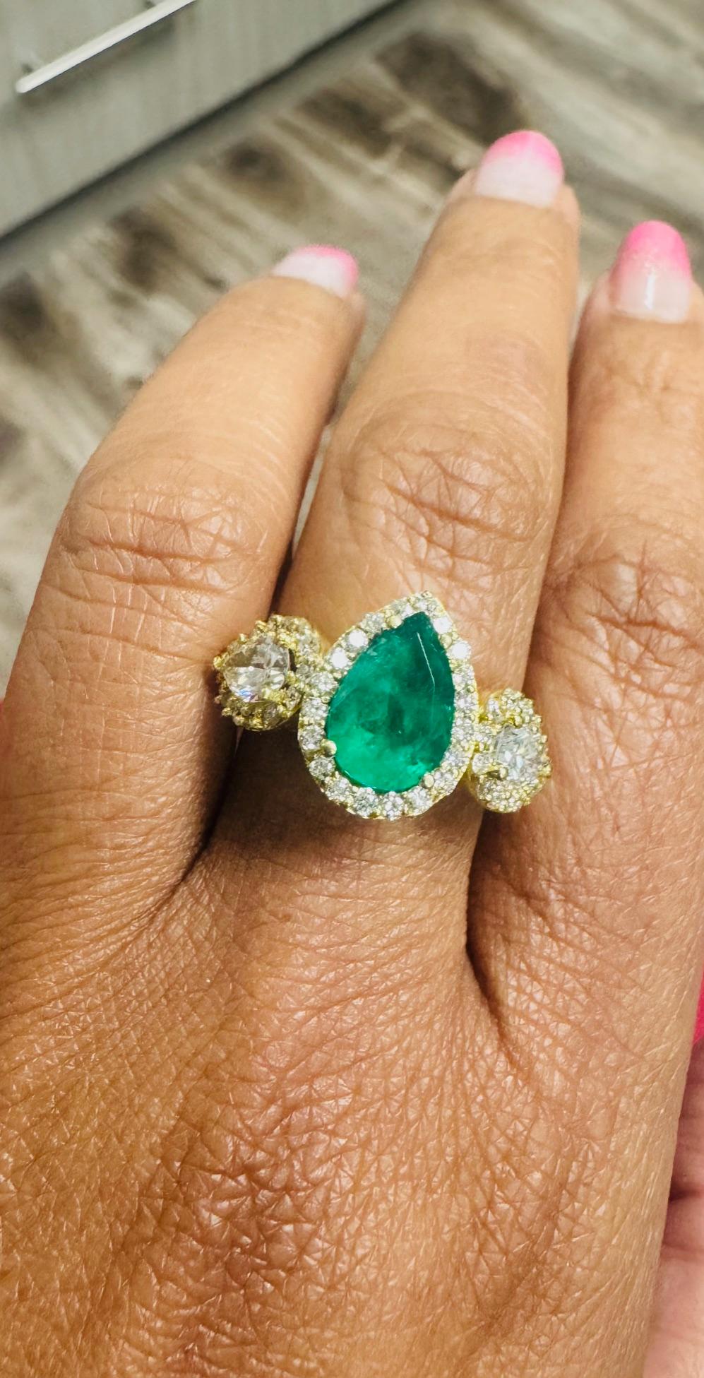 GIA Certified 3.69 Carat Colombian Emerald Diamond 18 Karat Yellow Gold Ring For Sale 5