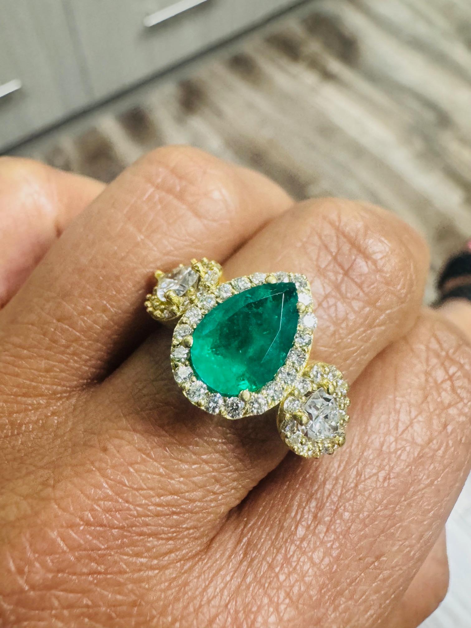 GIA Certified 3.69 Carat Colombian Emerald Diamond 18 Karat Yellow Gold Ring For Sale 6