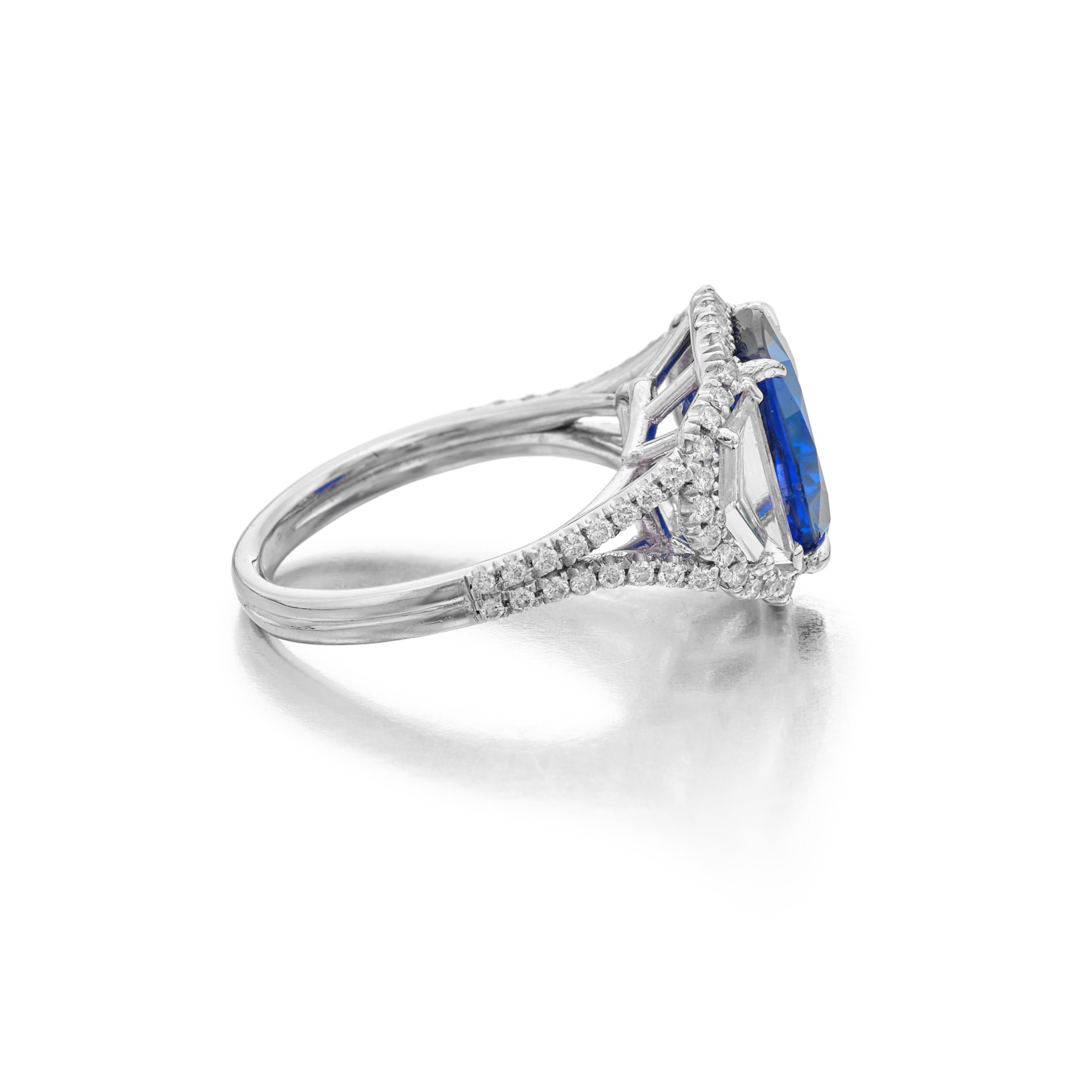 GIA-zertifizierter 3.69 Karat  Saphir-Diamant-Platin-Ring (Zeitgenössisch) im Angebot