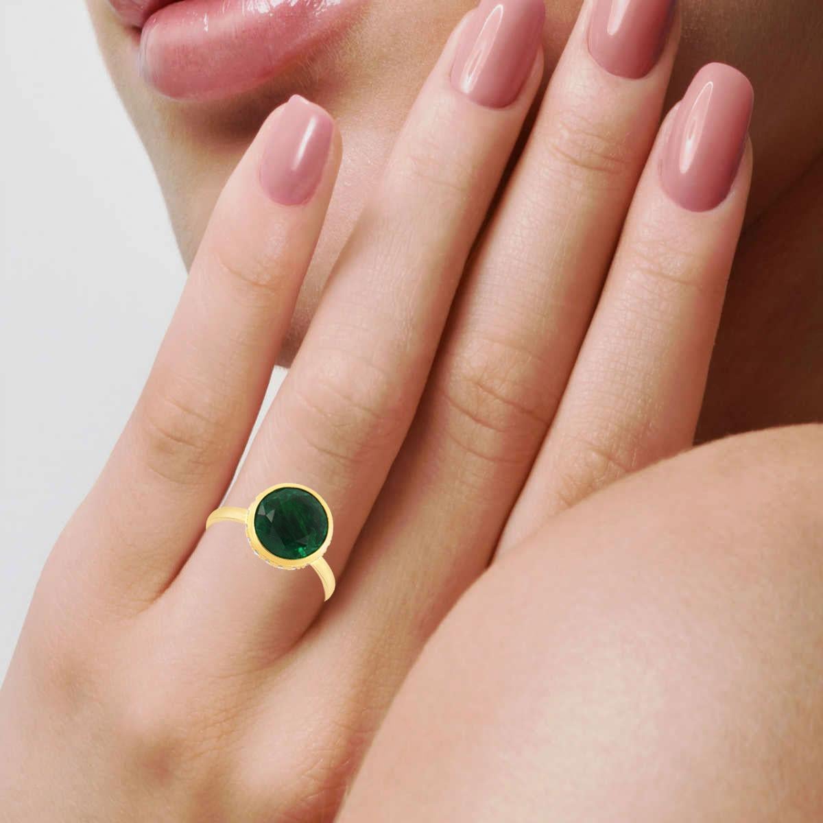 emerald with hidden halo