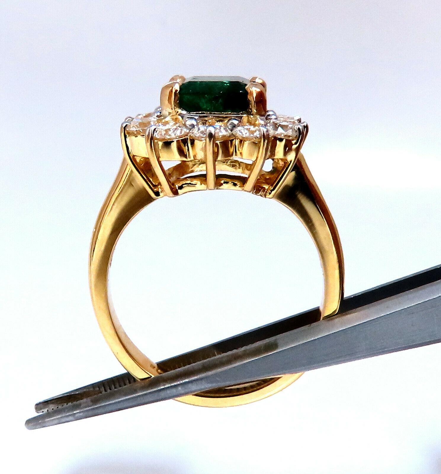 Taille émeraude Bague 14kt « F2 » en diamants et émeraudes naturelles de 3,62 carats certifiées par le GIA en vente