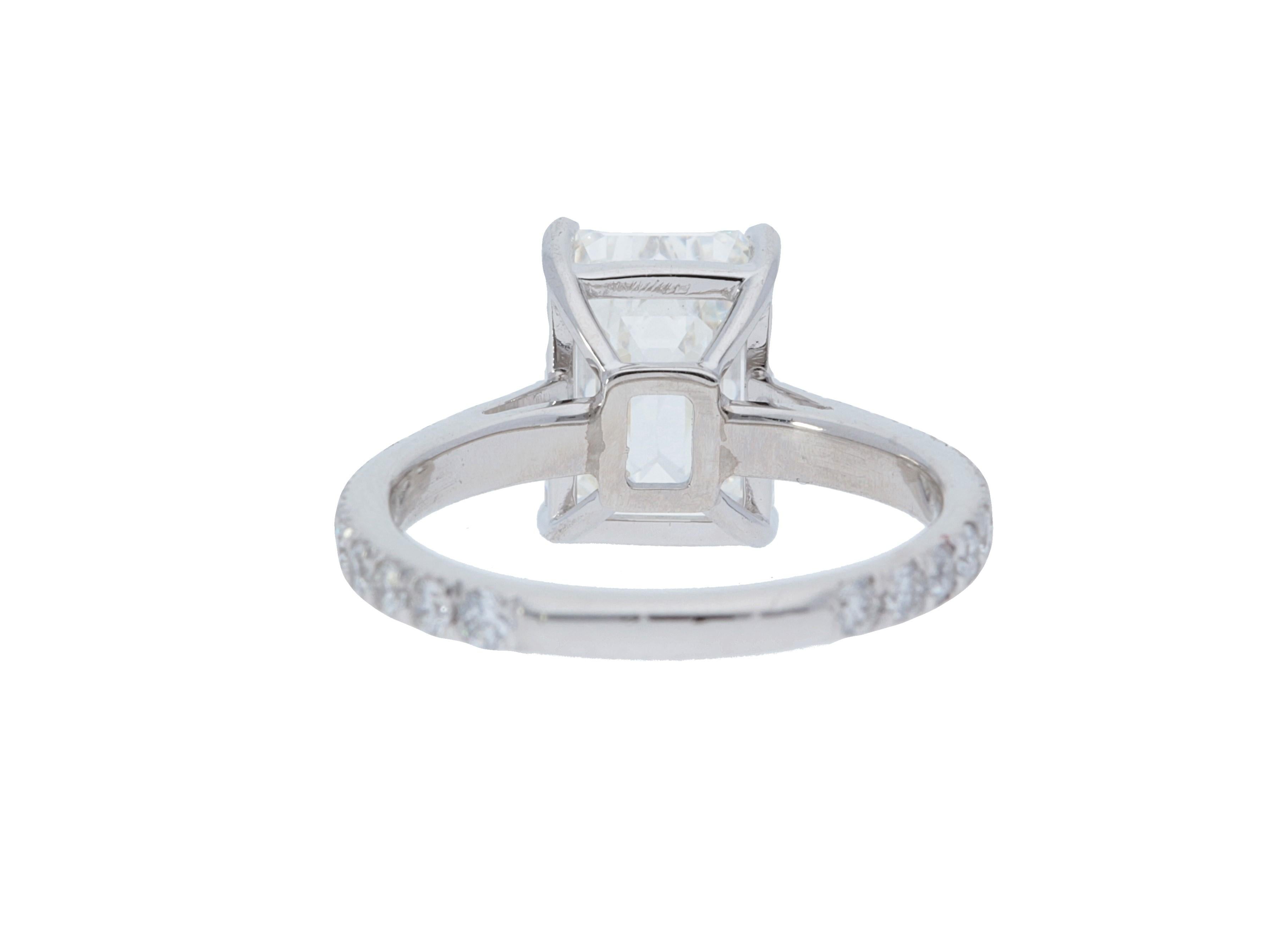 GIA Certified 3.74 Carat Emerald Cut Diamond Ring In New Condition For Sale In New York, NY