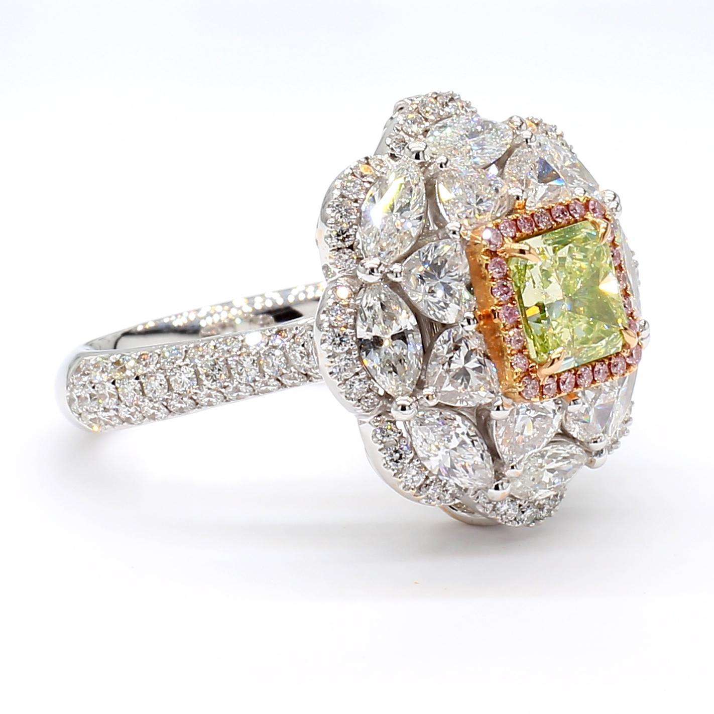 Anello con diamante verde-giallo di fantasia certificato GIA da 3,74 carati in oro 18 carati in vendita 2