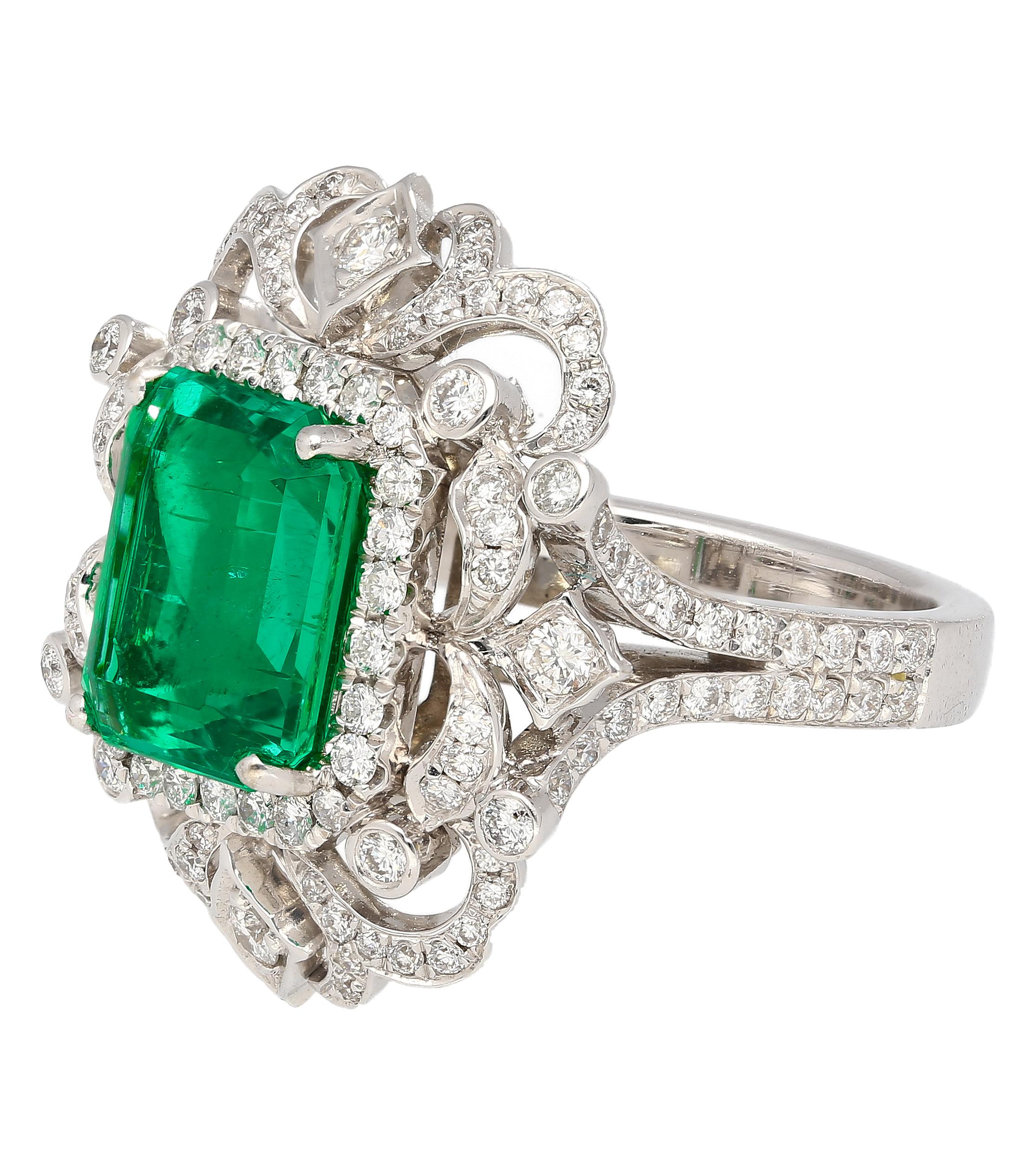 GIA Certified 3.75 Carat Colombian Emerald in 18k White Gold Art Deco Ring In New Condition For Sale In Miami, FL