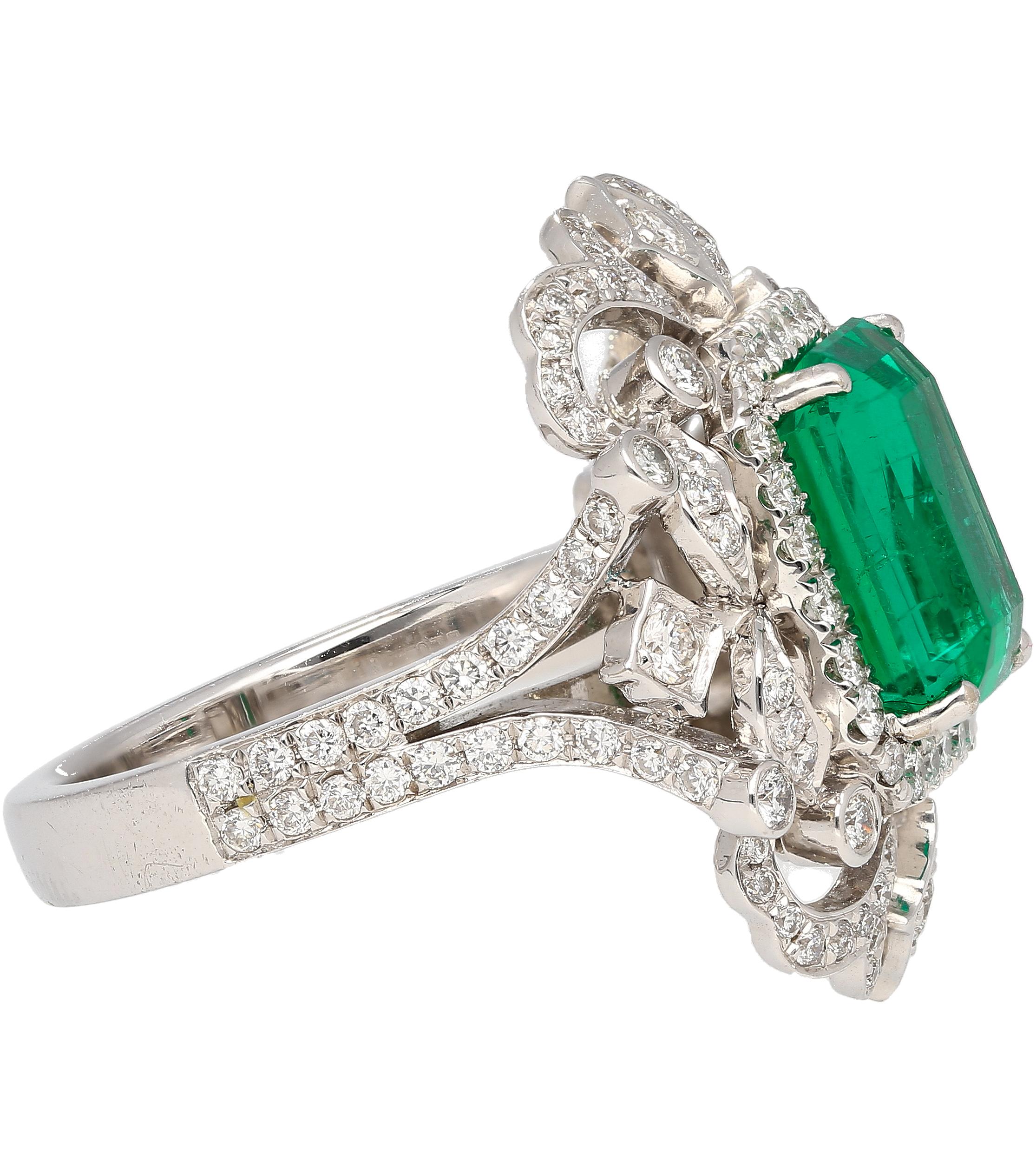 Women's GIA Certified 3.75 Carat Colombian Emerald in 18k White Gold Art Deco Ring For Sale