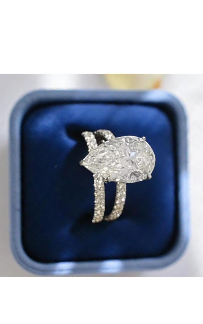 GIA Certified 3.75 Carat F/VS1 Pear Shape Diamond 18K Gold Solitaire Ring In New Condition For Sale In Massafra, IT